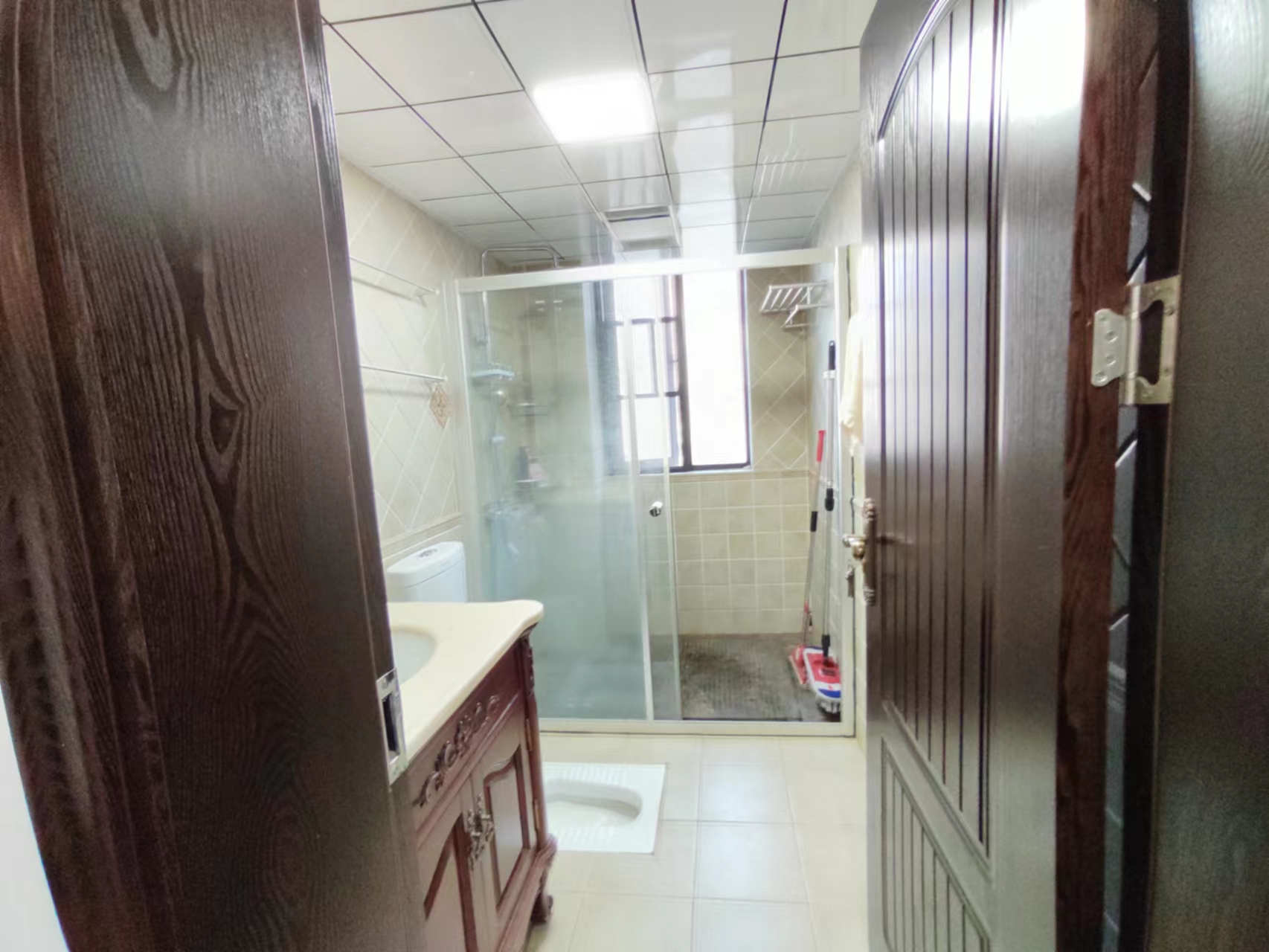 春藤小镇  4室2厅2卫    88.0万 春藤小镇  4室2厅2卫    88.0万室内图