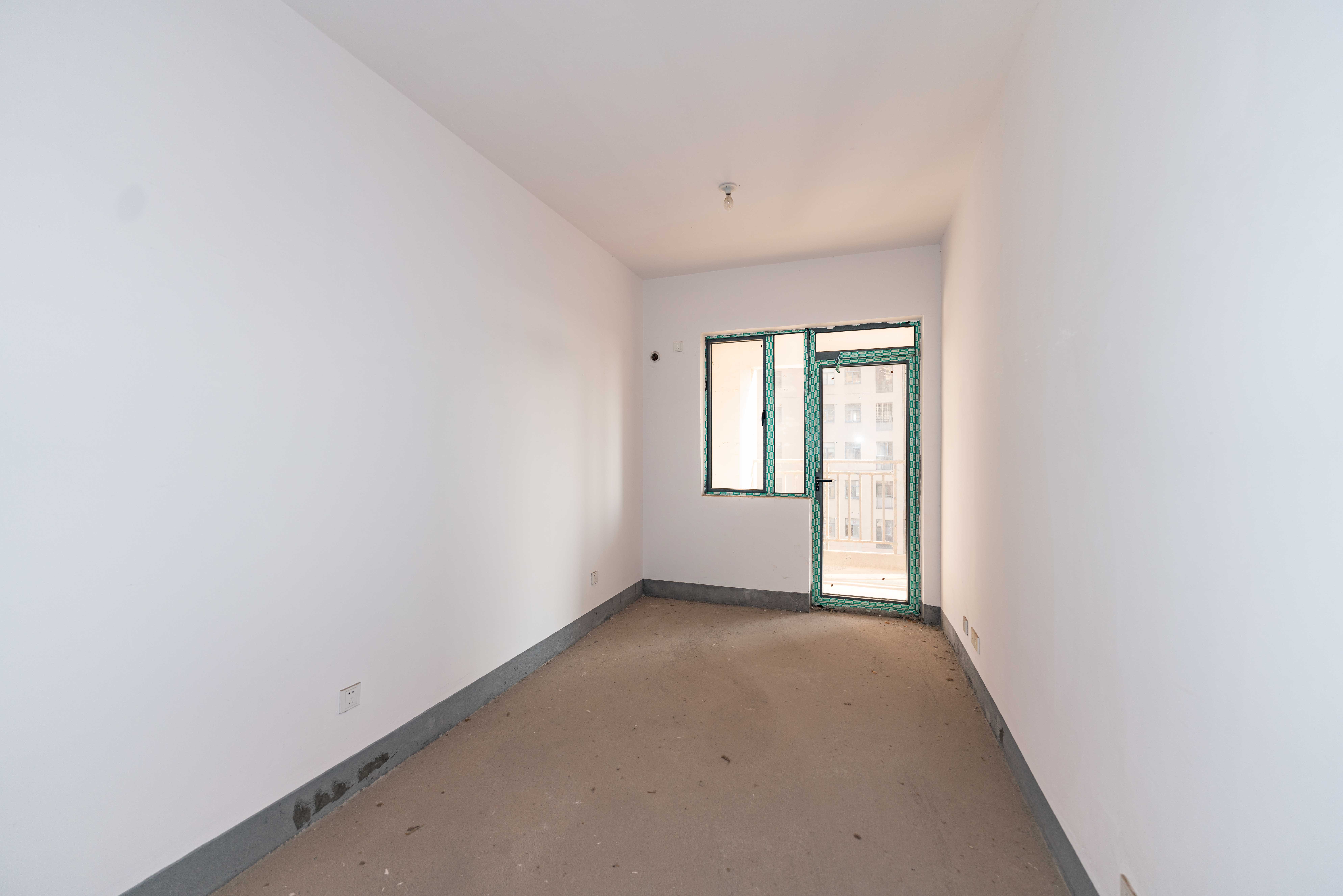 和美星城  4室2厅2卫    142.0万卧室