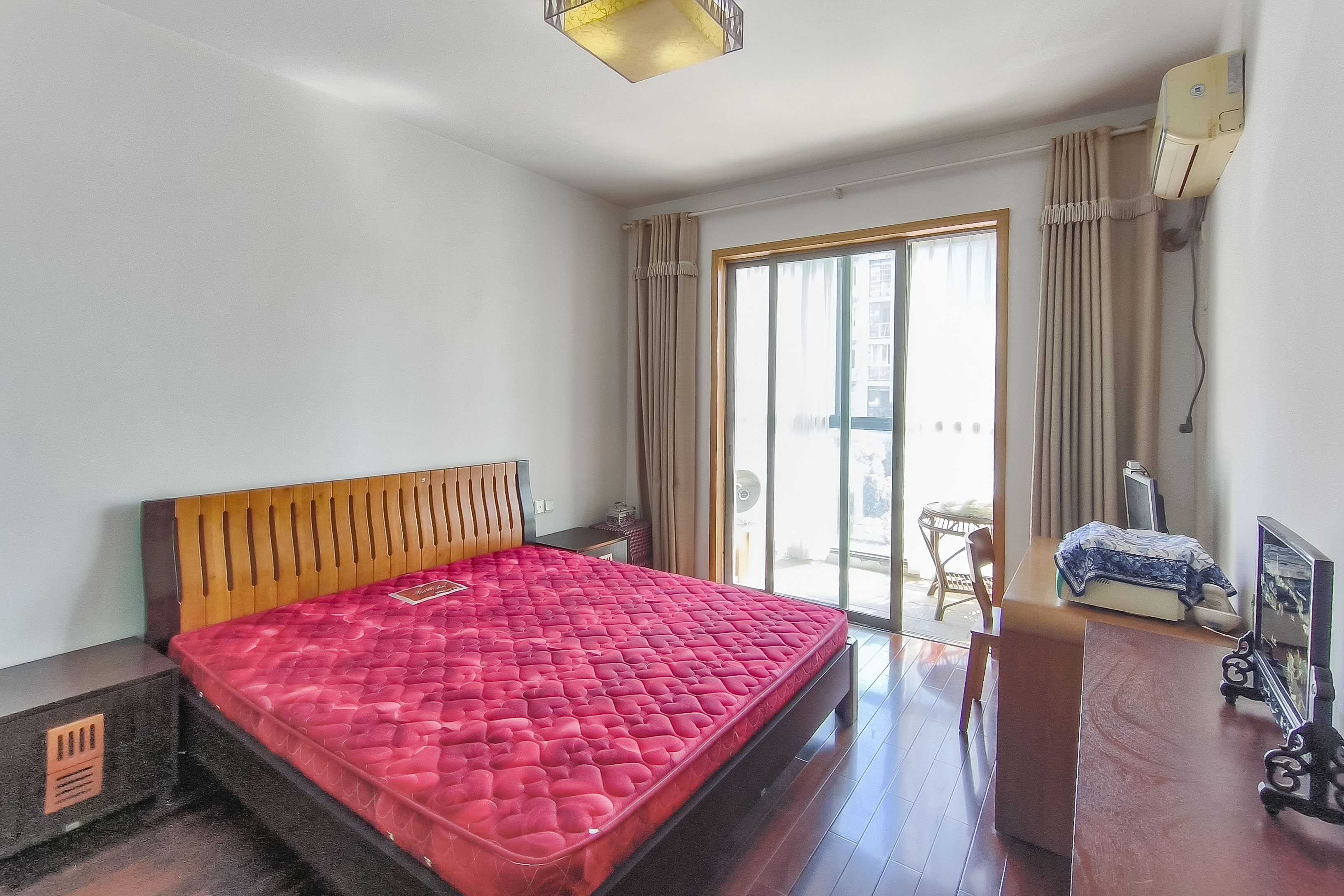 阳光100二期 3室2厅1卫 126.00万 阳光100二期 3室2厅1卫 126.00万卧室