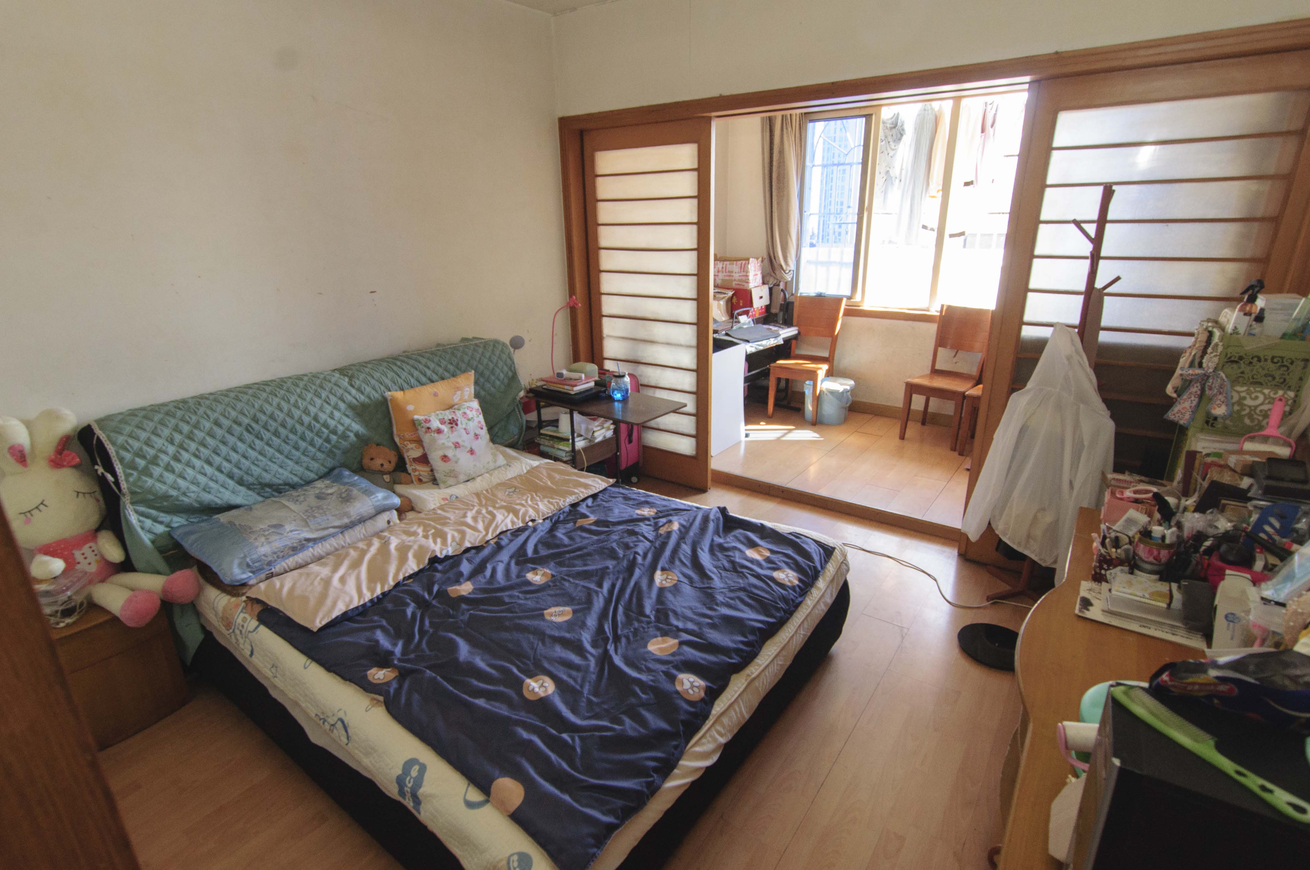 公交金盆小区  3室2厅1卫    60.0万卧室