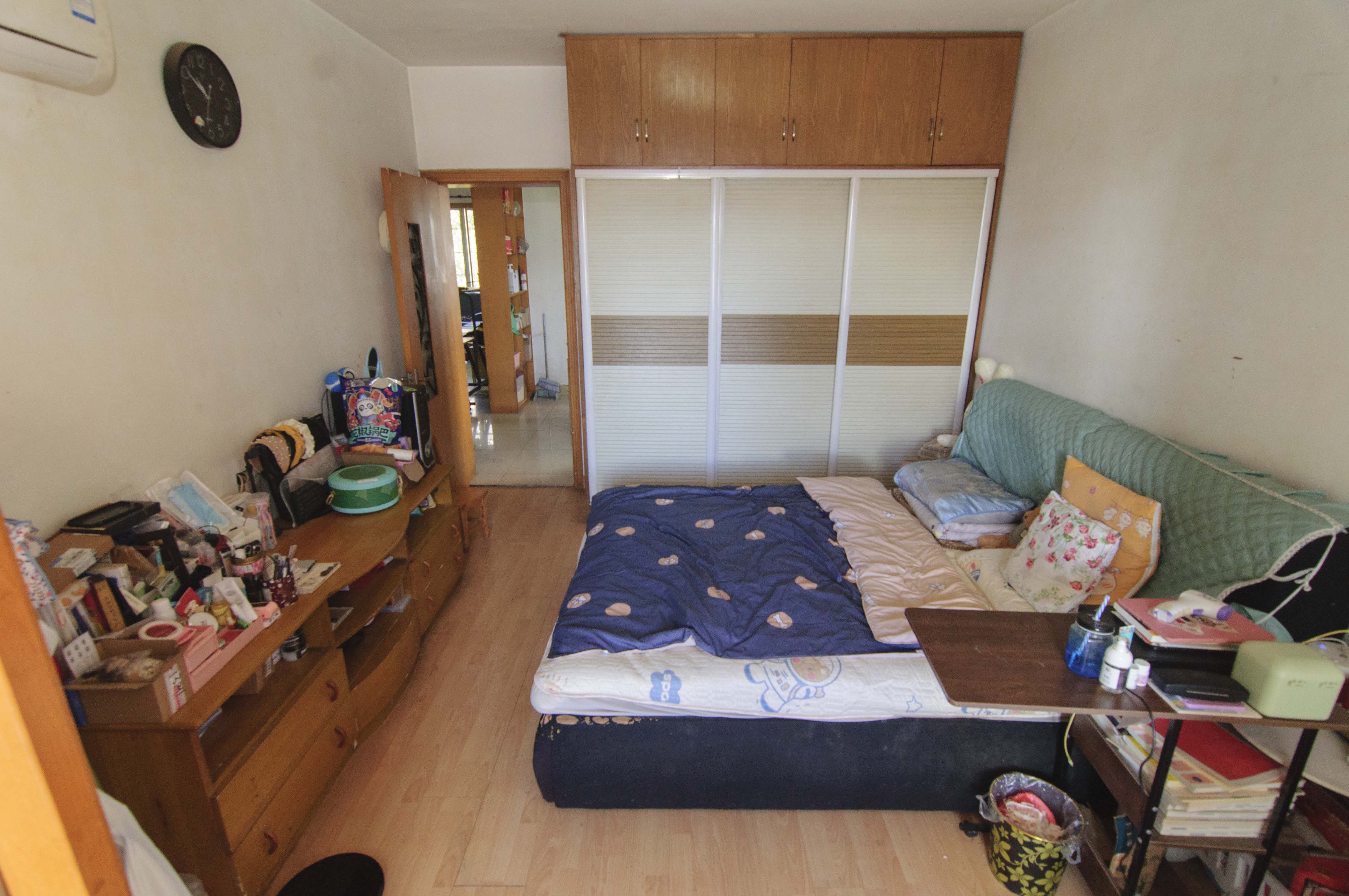 公交金盆小区  3室2厅1卫    60.0万卧室