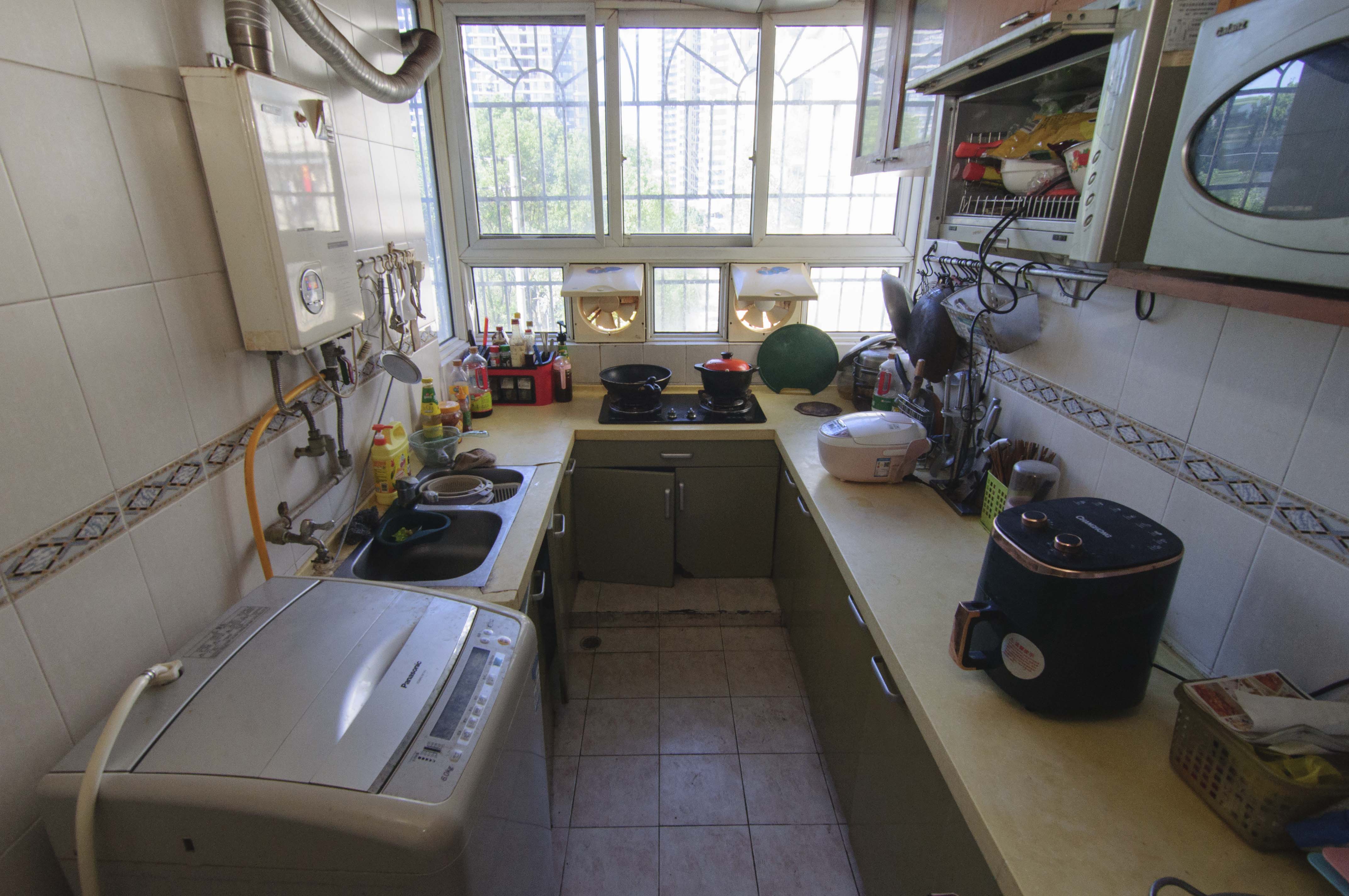 公交金盆小区  3室2厅1卫    60.0万厨房