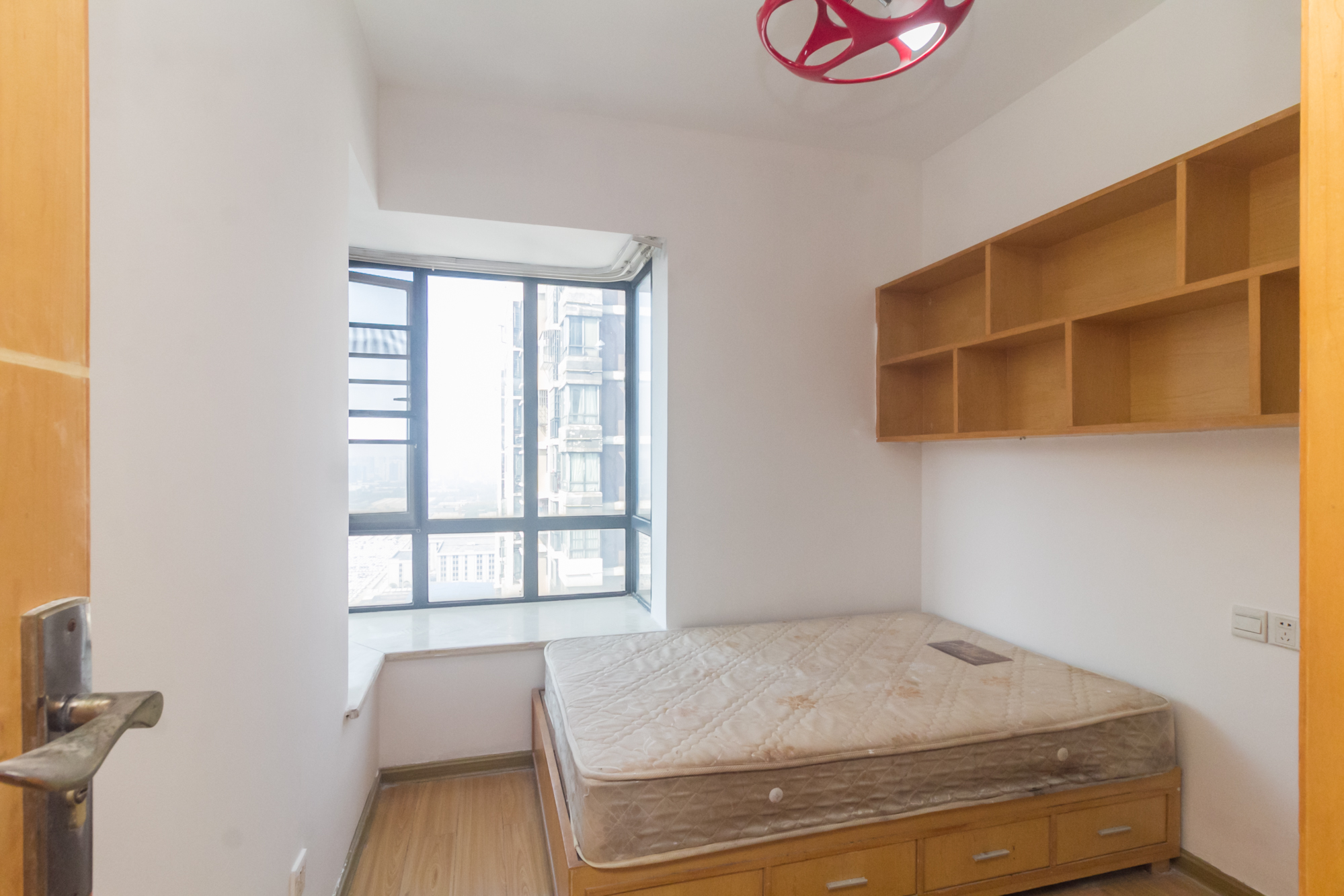 中国铁建国际城一期  2室2厅1卫    38.8万 中国铁建国际城一期  2室2厅1卫    38.8万卧室