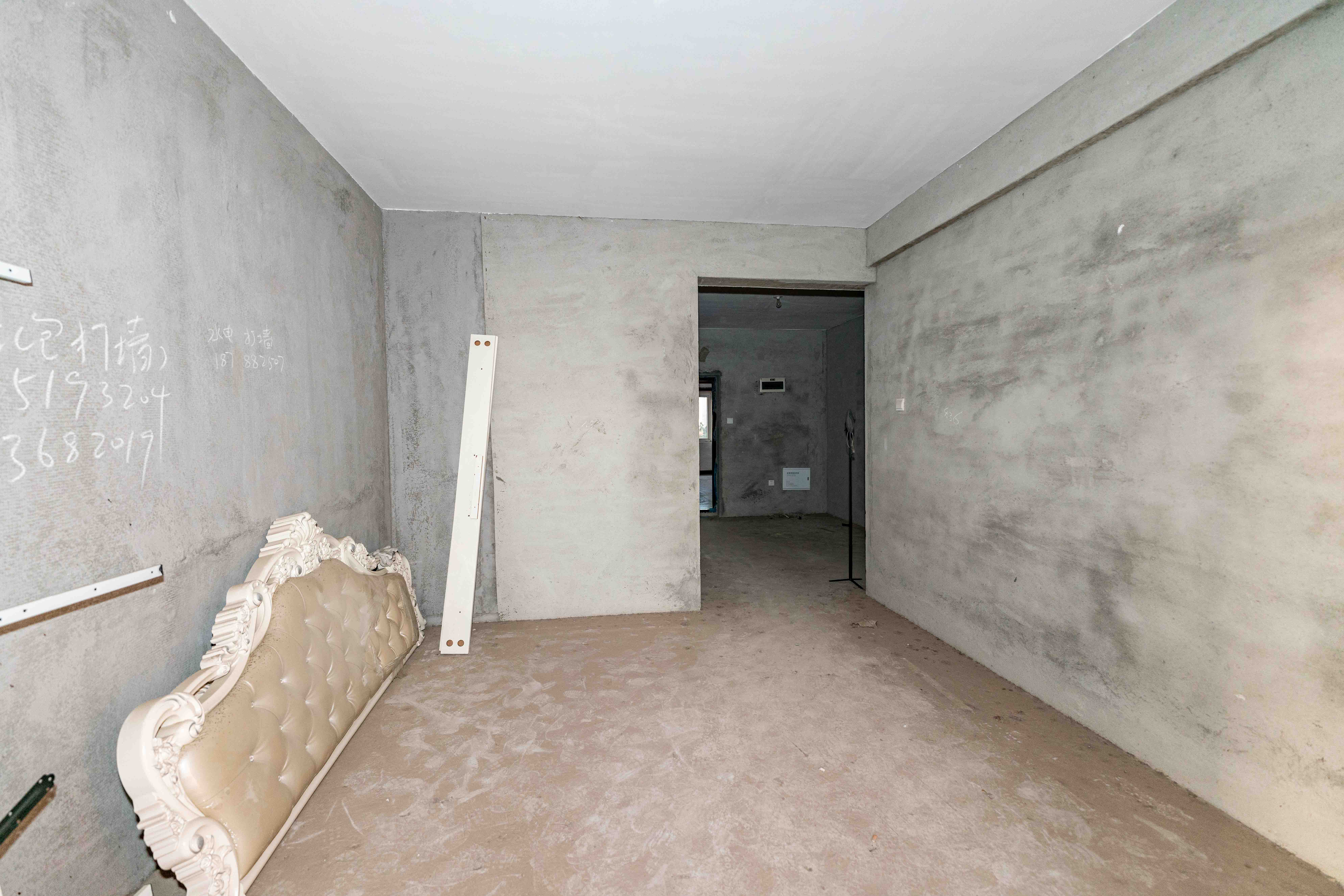 鑫天格林香山  3室2厅1卫    41.8万 鑫天格林香山  3室2厅1卫    41.8万客厅