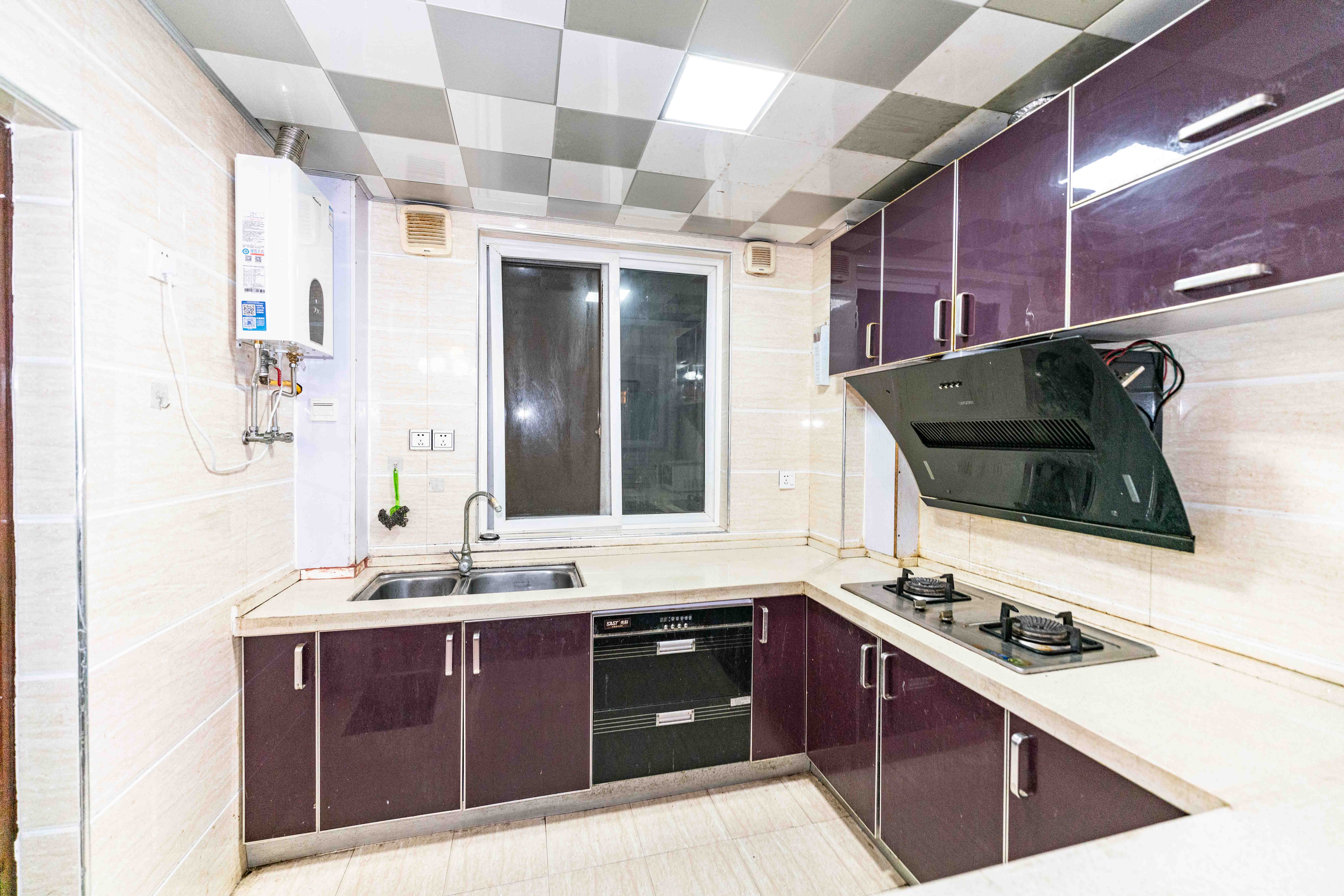 鑫天山城明珠 3室2厅2卫 51.80万 鑫天山城明珠 3室2厅2卫 51.80万厨房