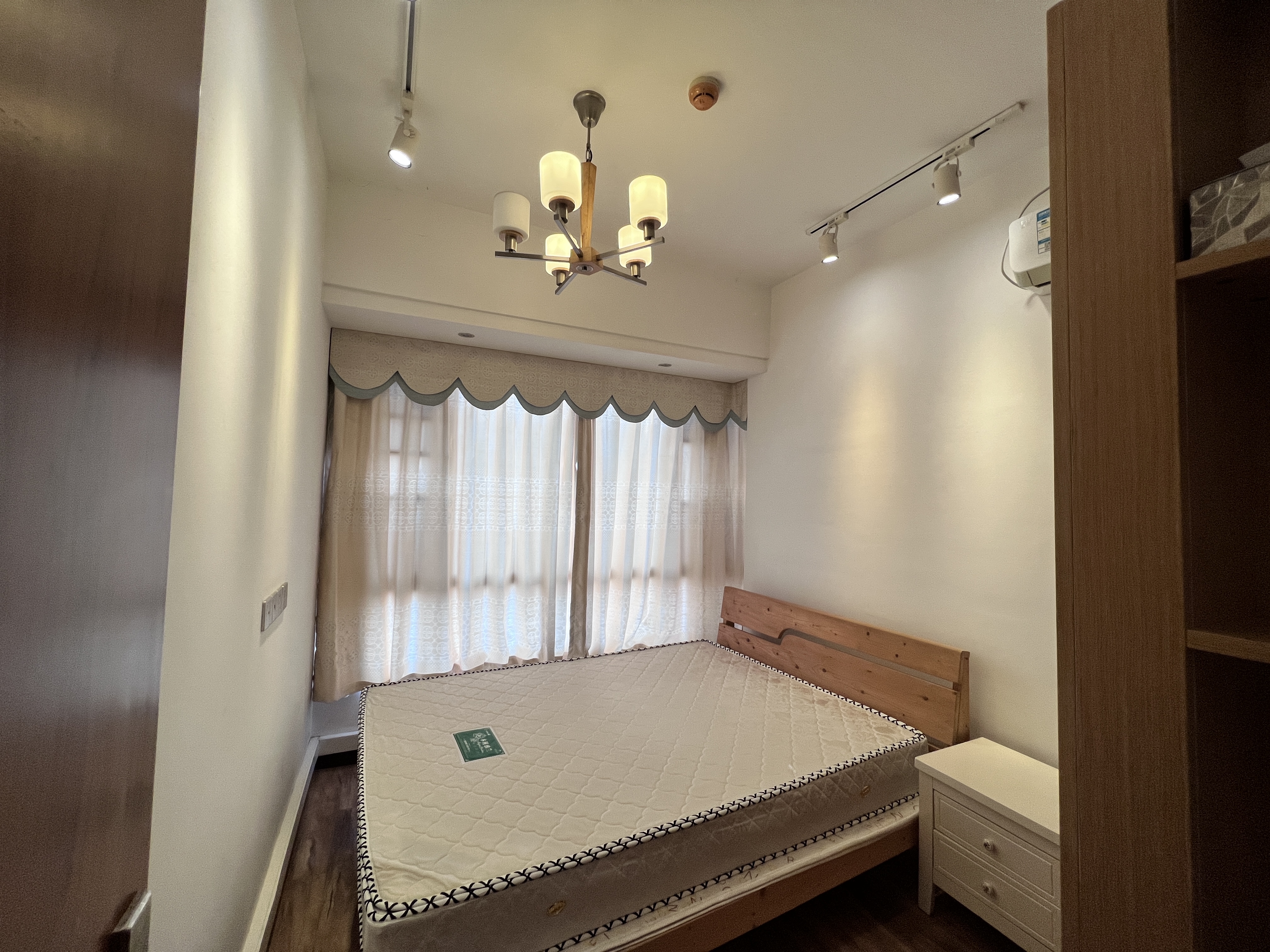 珠江愉景新城  1室1厅1卫   1200.00元/月室内图
