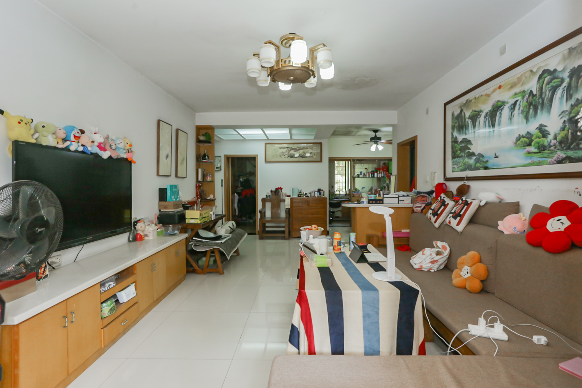 湘仪家园  3室2厅2卫    85.0万客厅