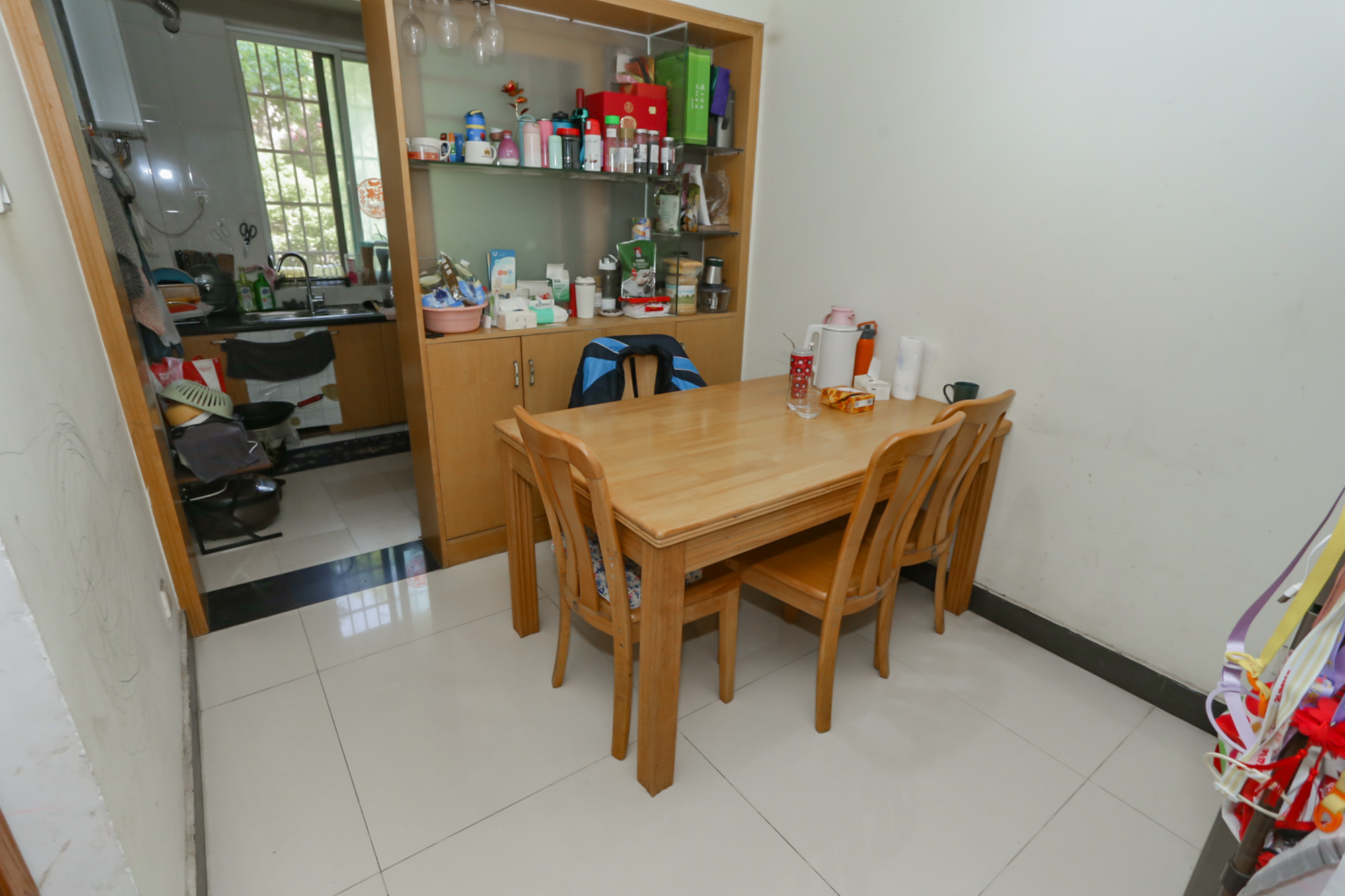 湘仪家园  3室2厅2卫    85.0万客厅