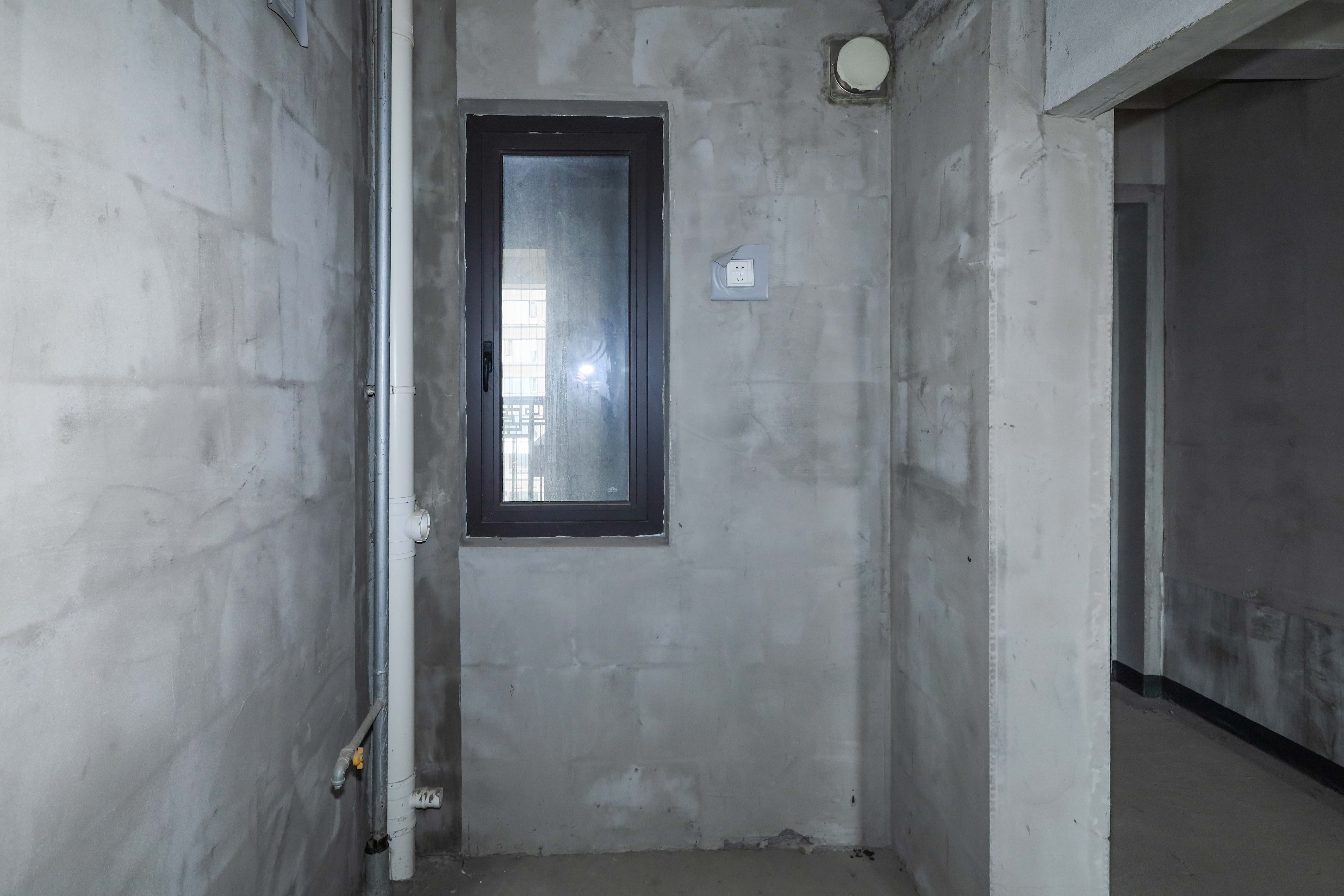 建发央著  3室2厅2卫   139.00万其他