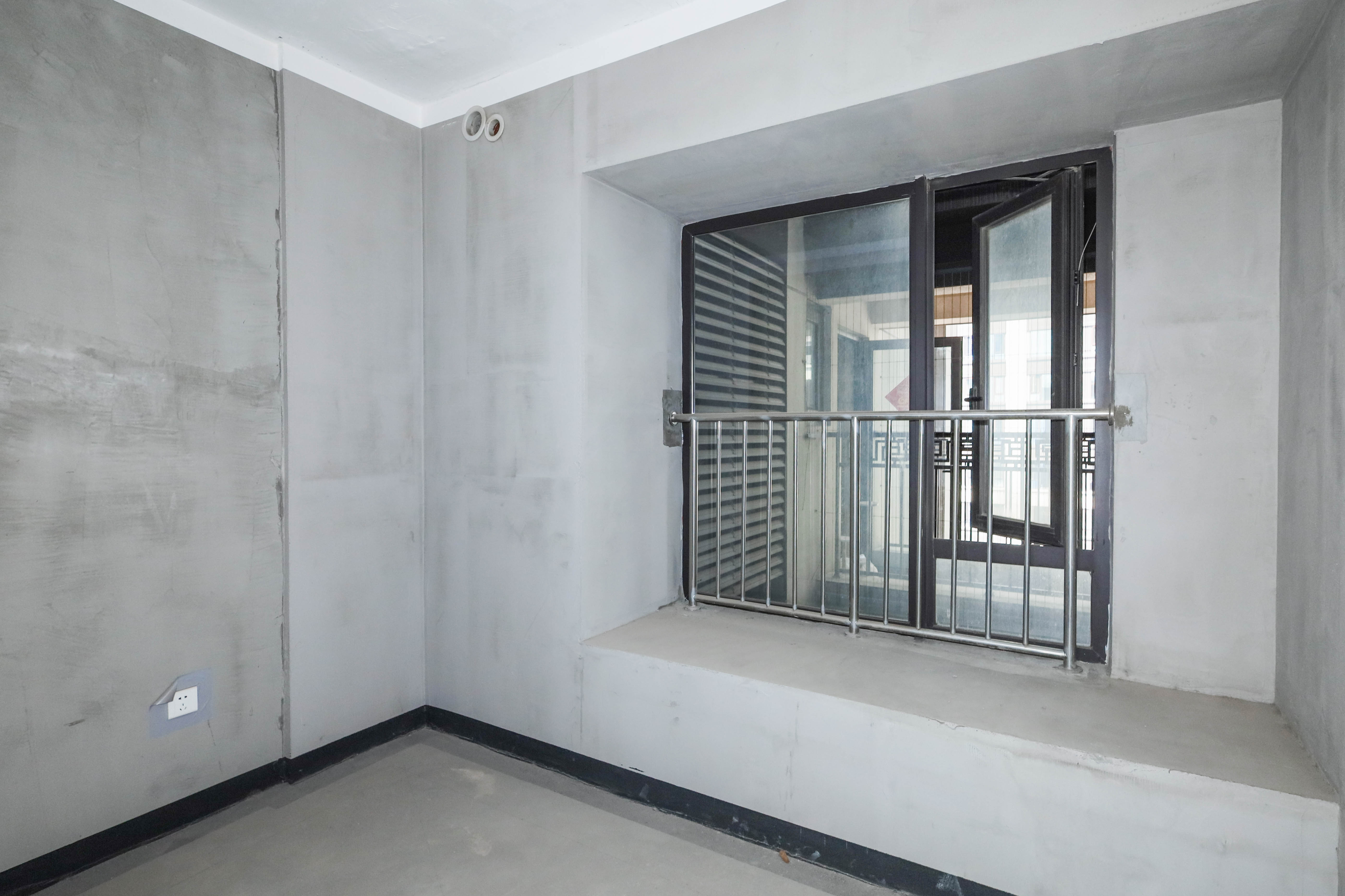 建发央著  3室2厅2卫   139.00万其他