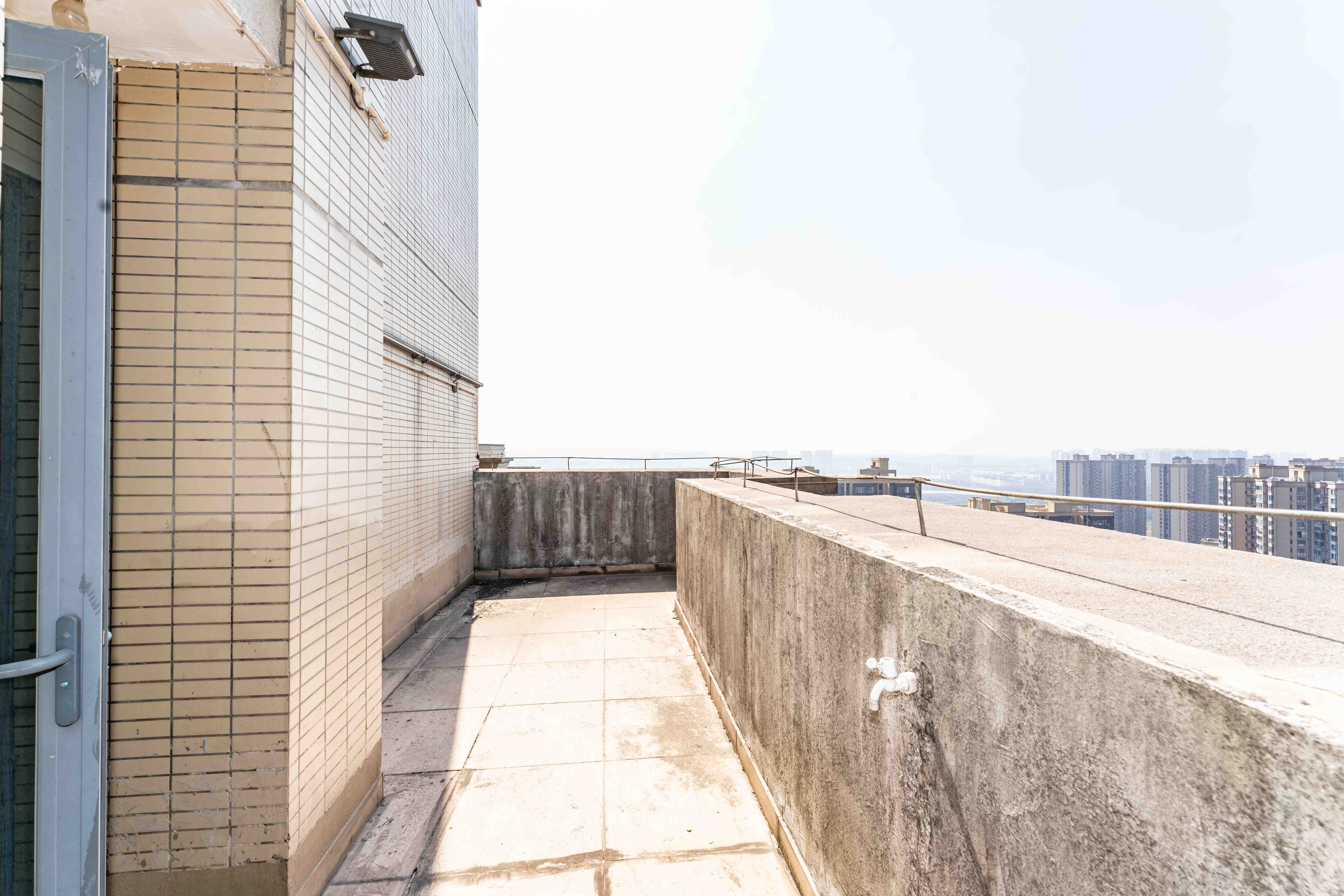 碧桂园南城首府（东宸林海）  0室0厅0卫   115.00万阳台
