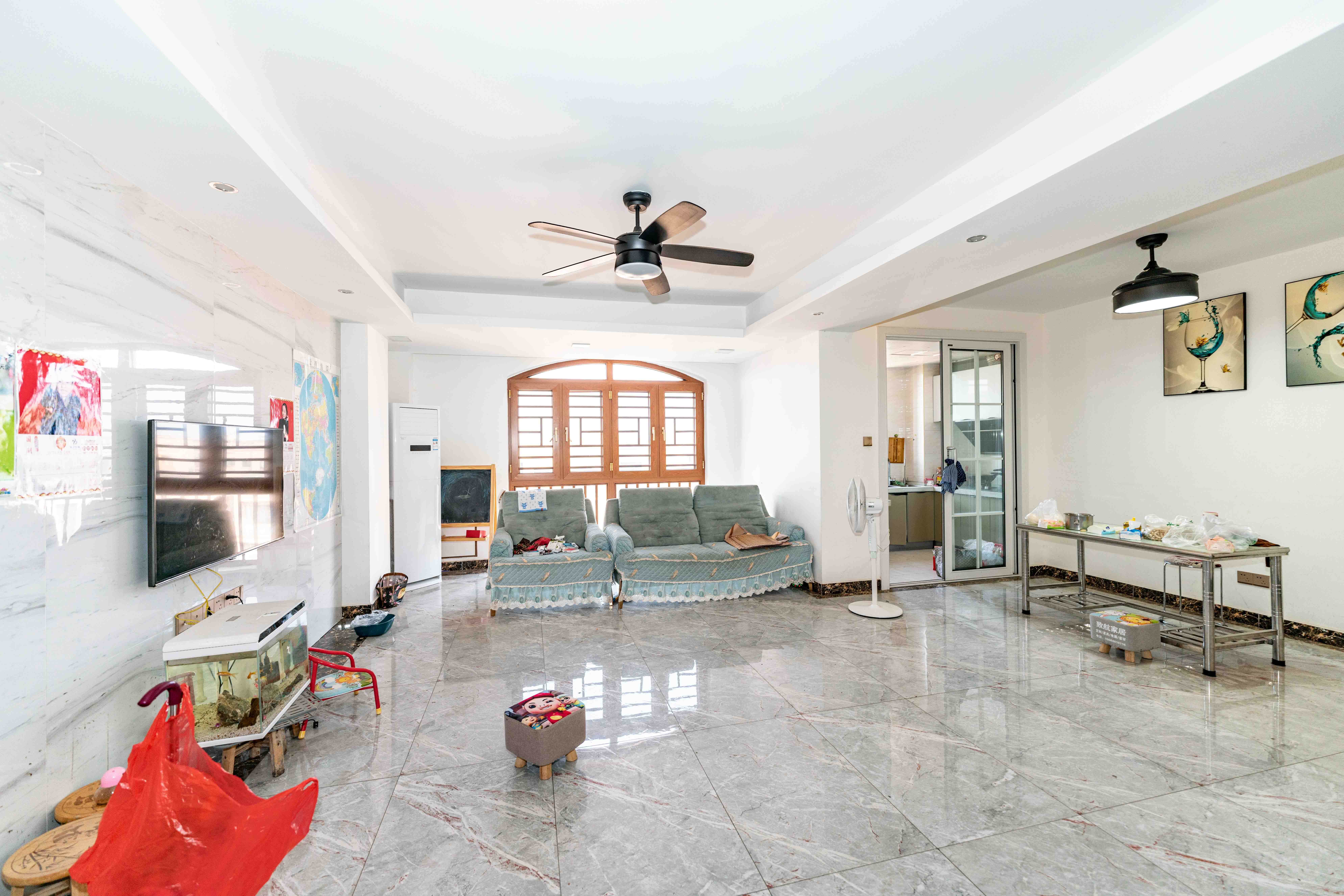 丽发新城  5室2厅4卫    170.0万室内图1