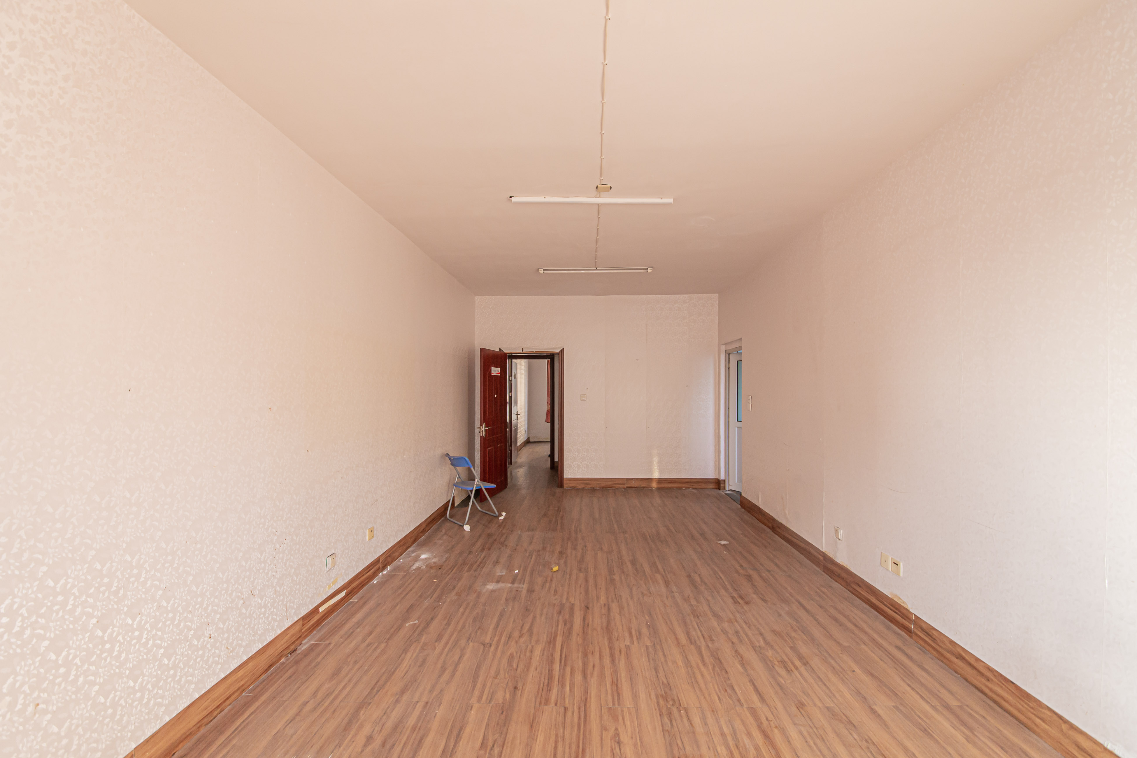 天城湖光山色  4室2厅2卫    135.0万 天城湖光山色  4室2厅2卫    135.0万卧室