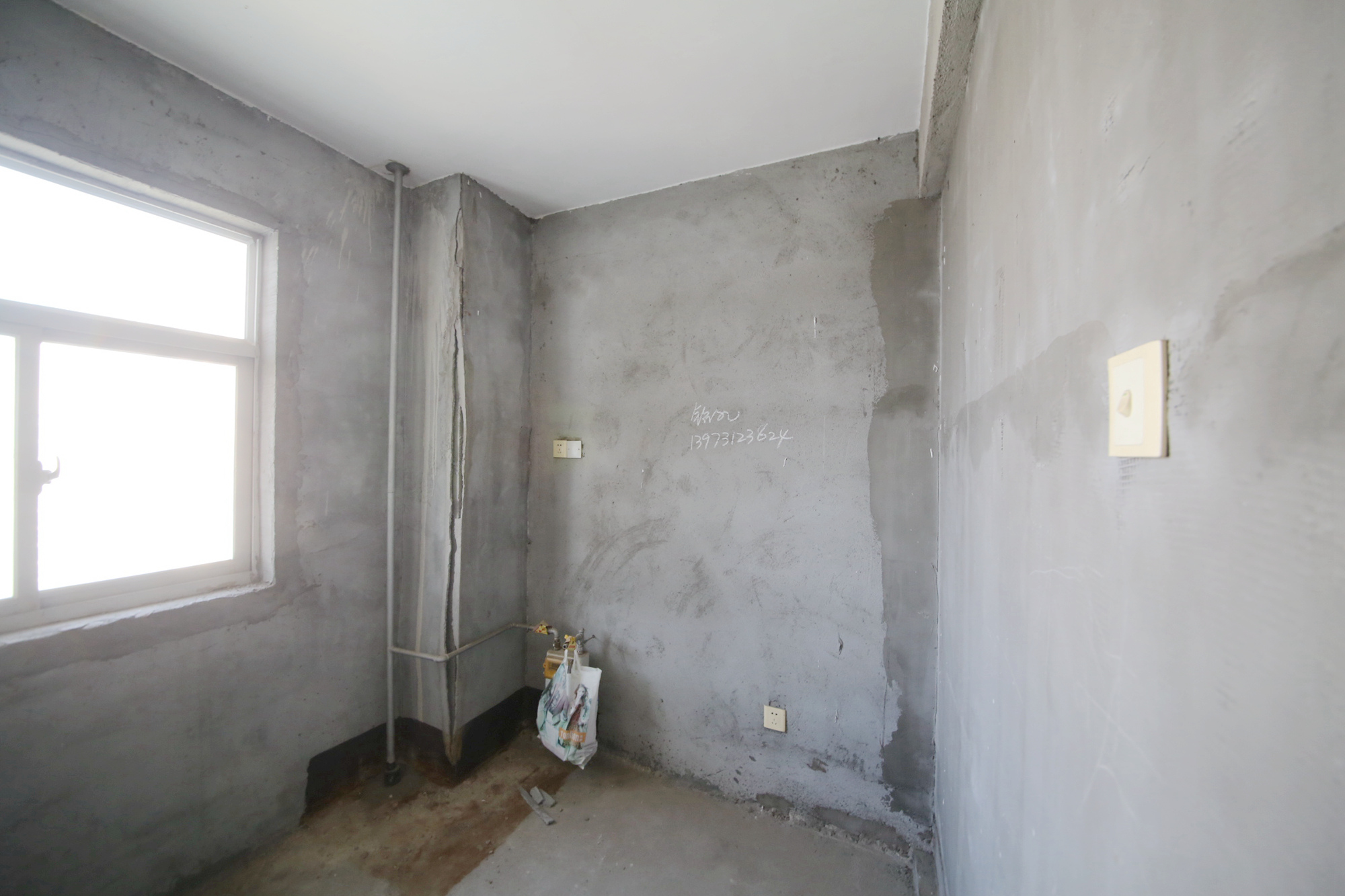 金龙苑 3室2厅2卫 100.0万 金龙苑 3室2厅2卫 100.0万厨房