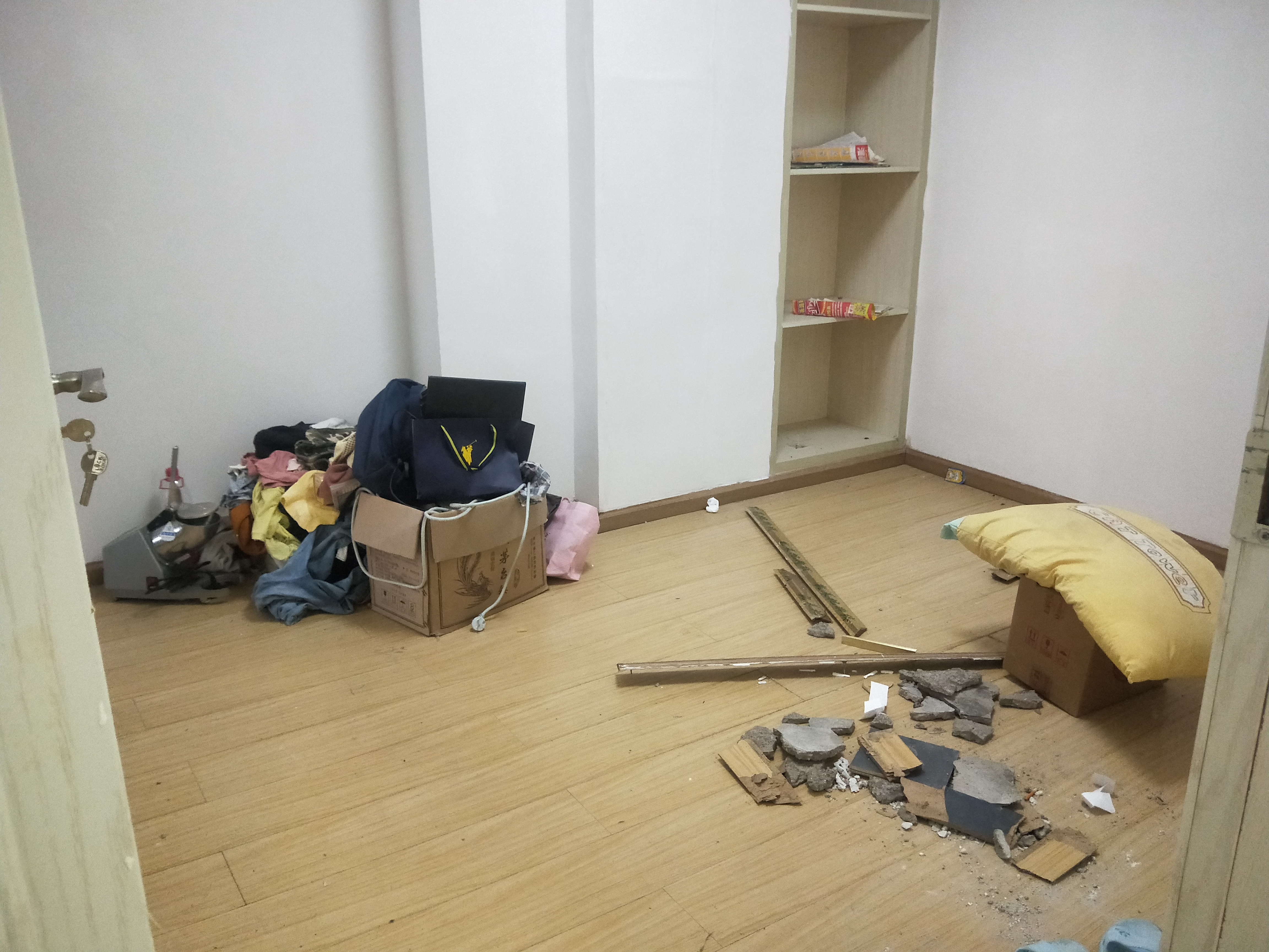 中天会展城SOHO公寓  3室2厅1卫   3000.00元/月室内图