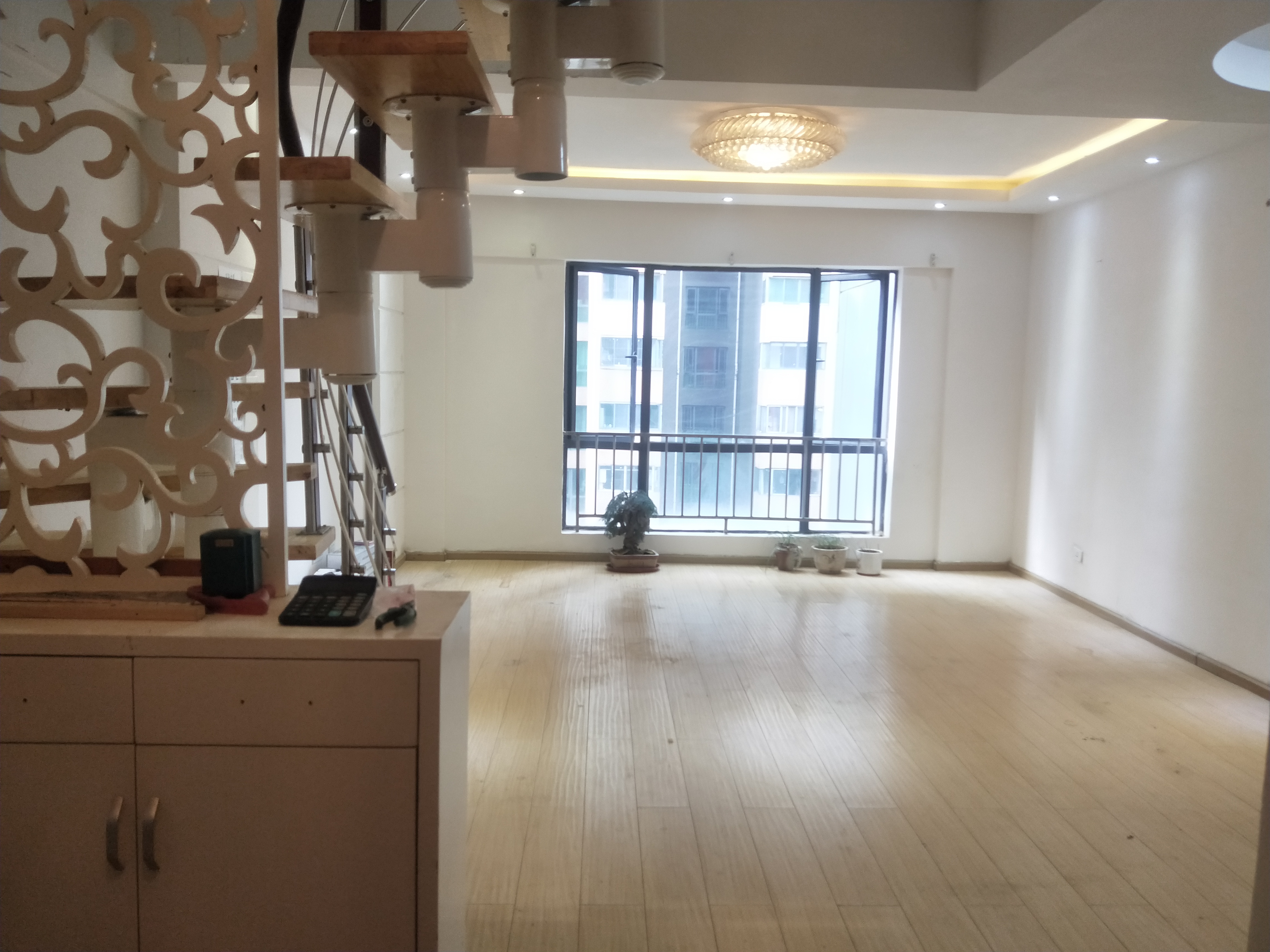 中天会展城SOHO公寓  3室2厅1卫   3000.00元/月室内图1