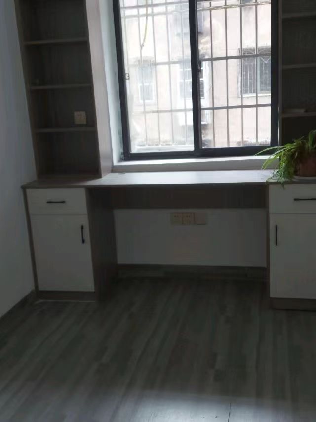 平安小区  3室2厅1卫   1800.00元/月室内图