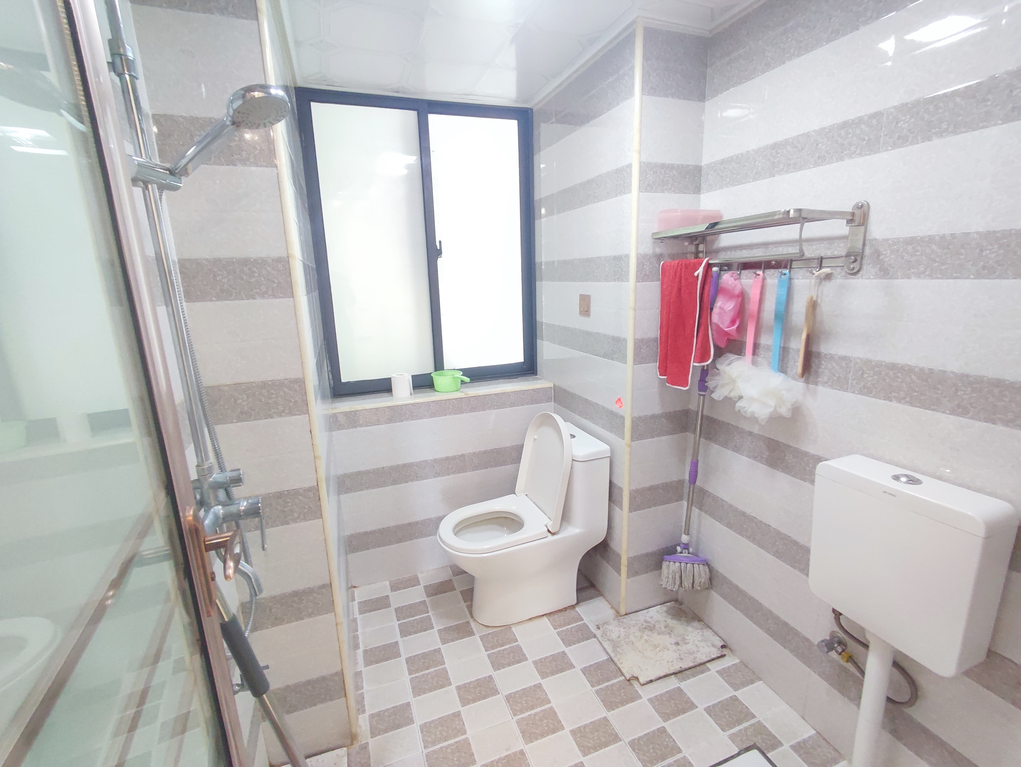 愉景湾东域  3室2厅1卫   2300.00元/月室内图