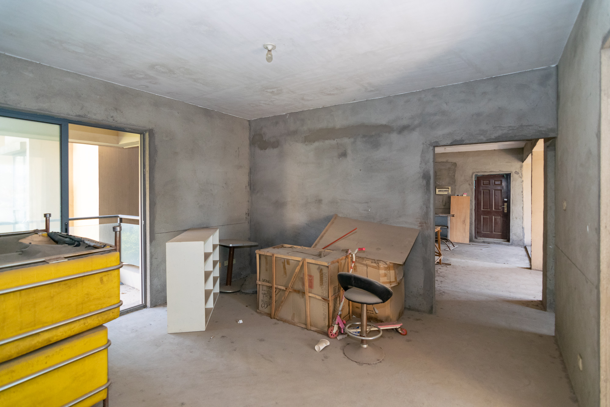 勤诚达新界  7室2厅2卫    145.0万客厅