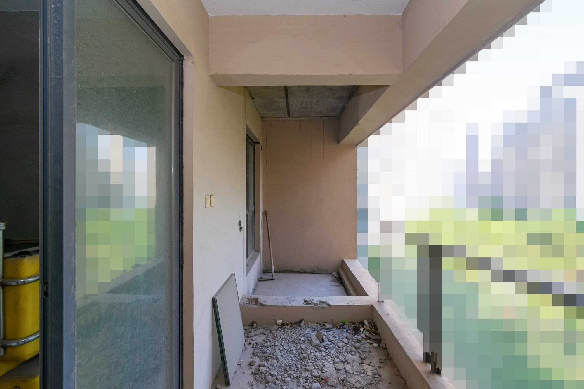 勤诚达新界  7室2厅2卫    145.0万阳台