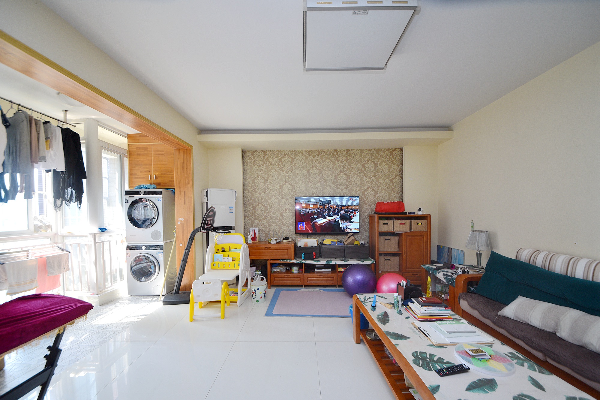 菁华源  3室2厅2卫   115.00万客厅