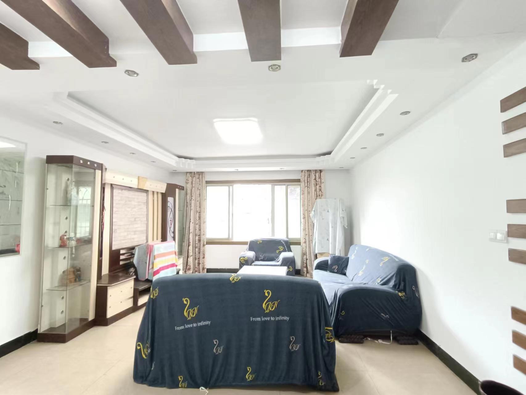 立新二社区  4室2厅2卫   1600.00元/月室内图