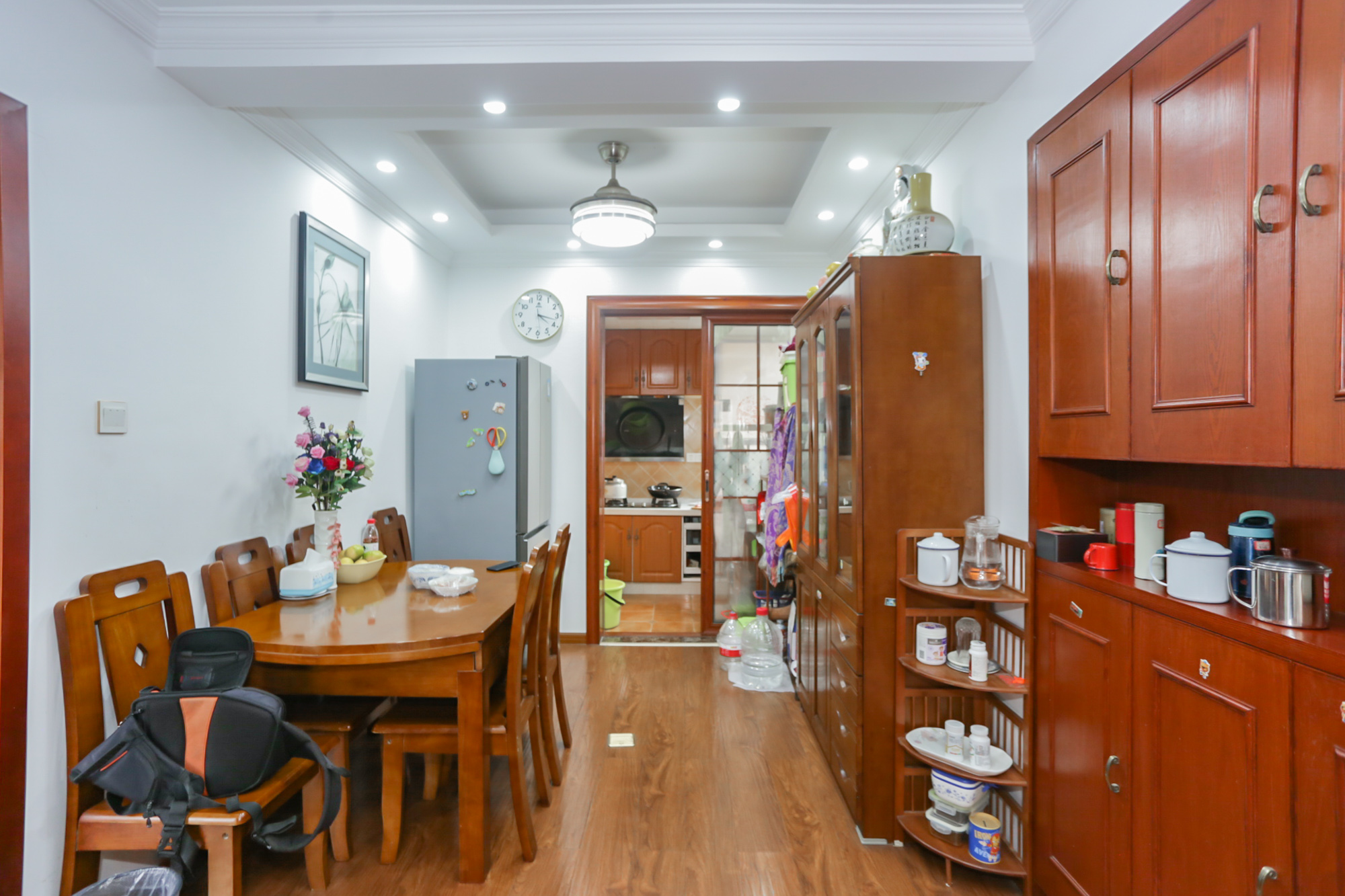 杜鹃文苑  3室2厅2卫    108.0万客厅