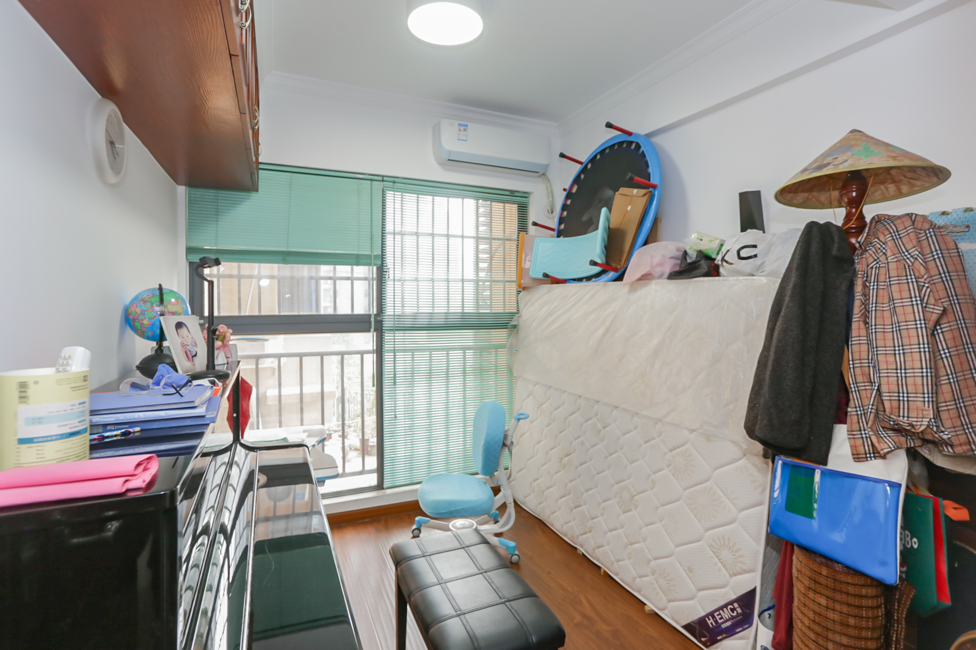 杜鹃文苑  3室2厅2卫    108.0万卧室