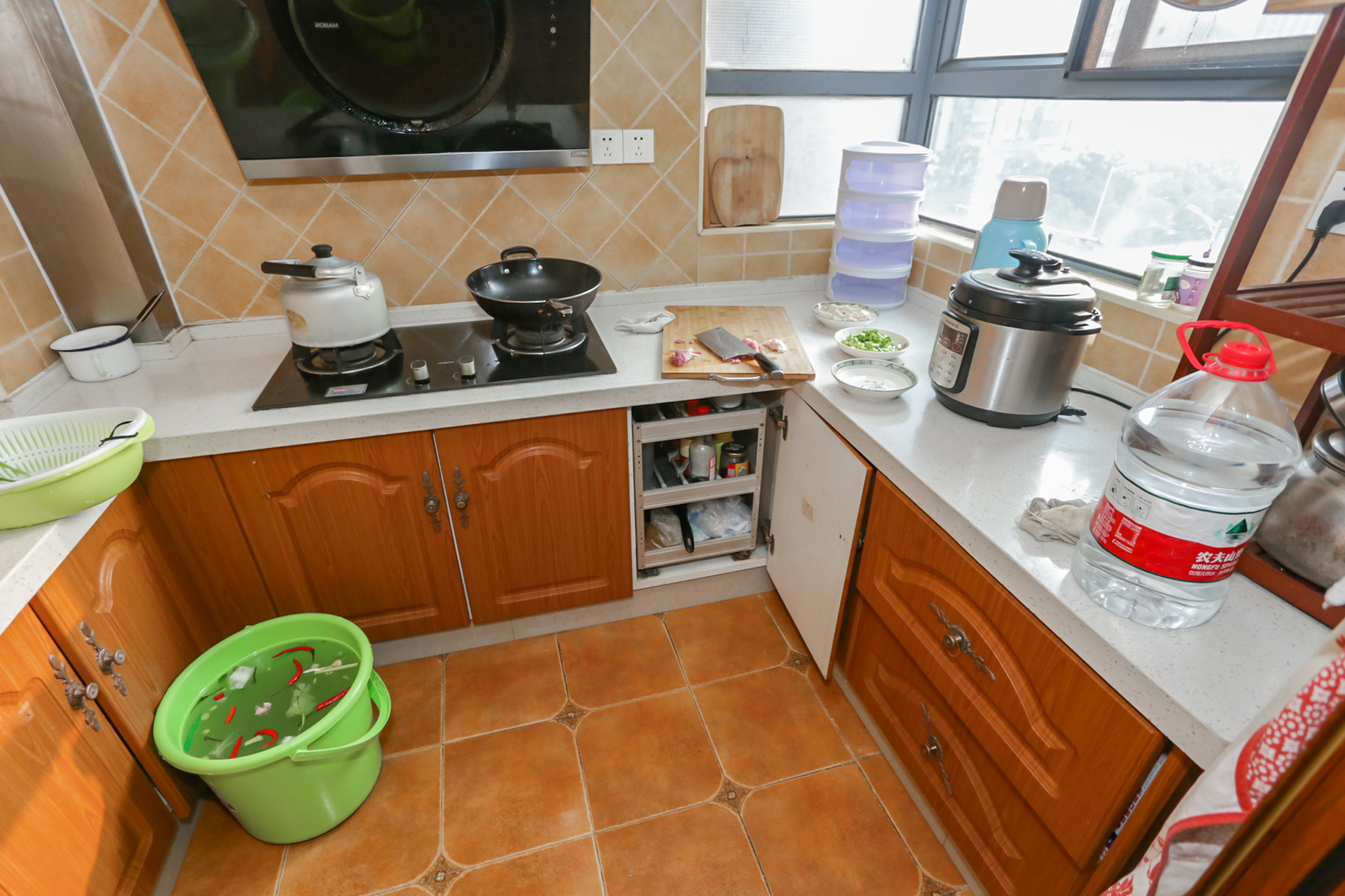 杜鹃文苑  3室2厅2卫    108.0万厨房