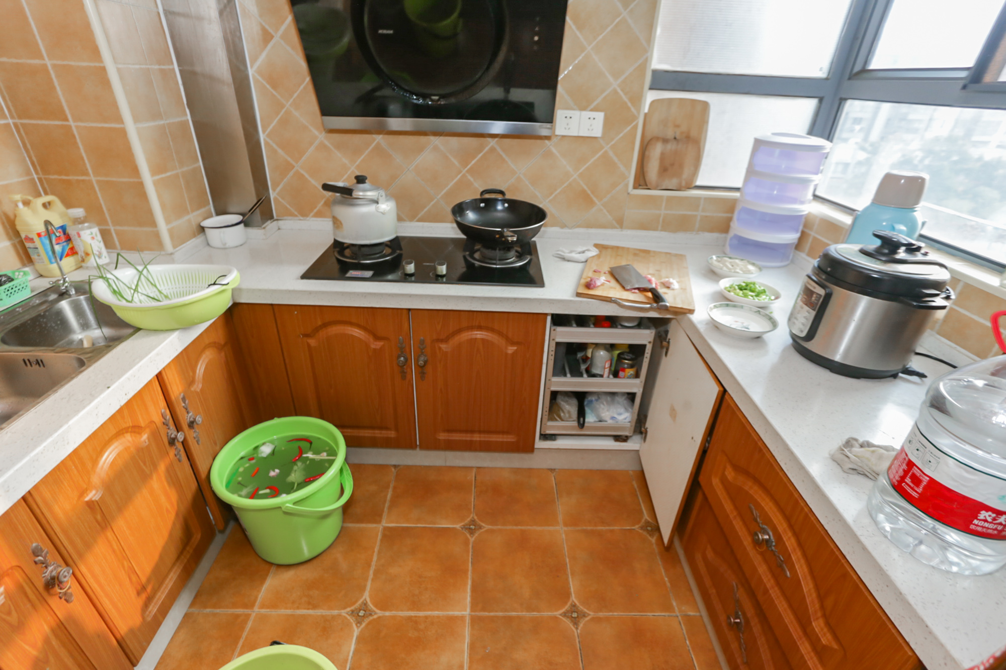 杜鹃文苑  3室2厅2卫    108.0万厨房