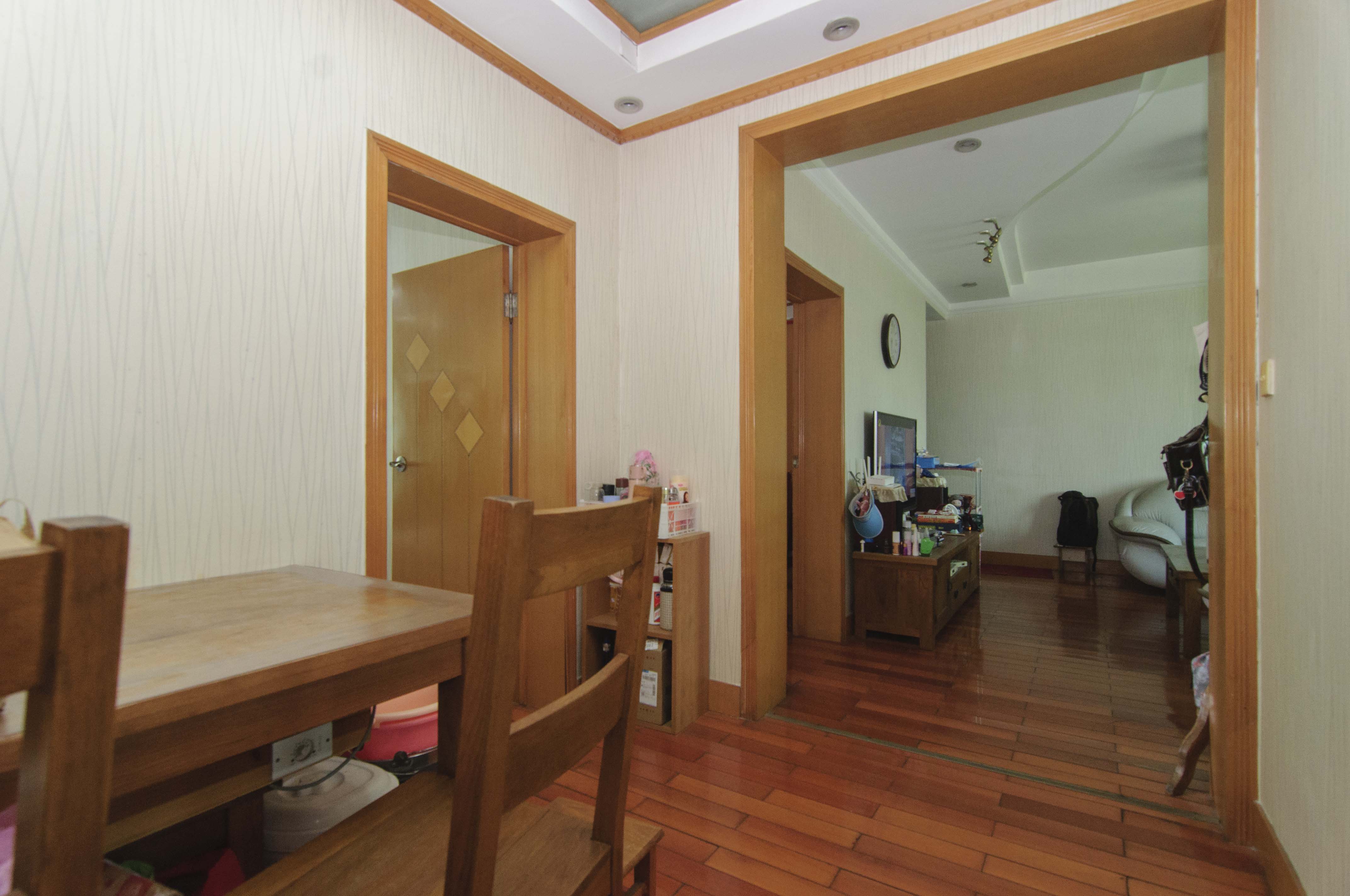 东瓜山二村  2室2厅1卫   58.00万客厅
