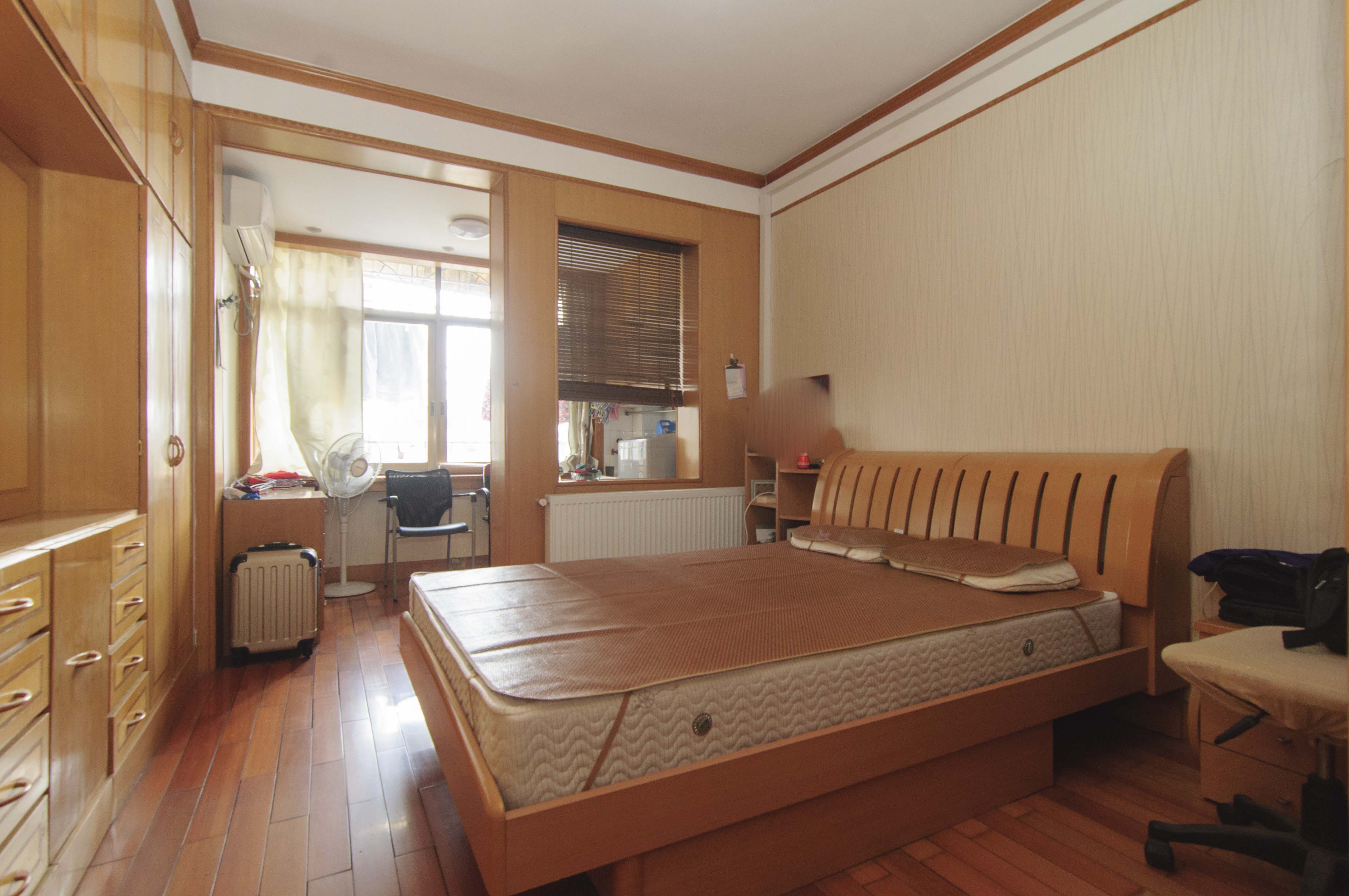 东瓜山二村  2室2厅1卫   58.00万卧室