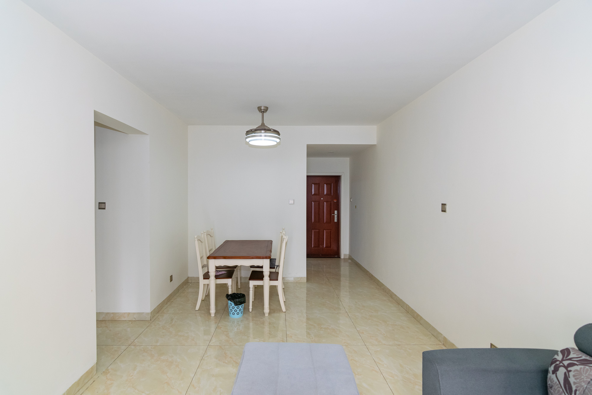 新城国际花都 3室2厅1卫 72.0万 新城国际花都 3室2厅1卫 72.0万客厅