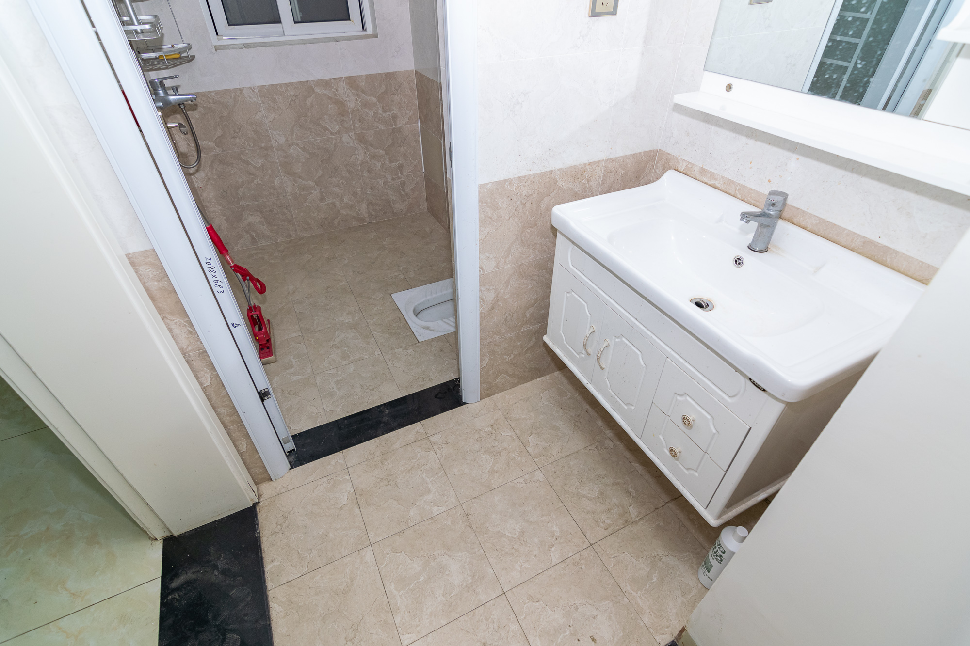 新城国际花都 3室2厅1卫 72.0万 新城国际花都 3室2厅1卫 72.0万卫生间