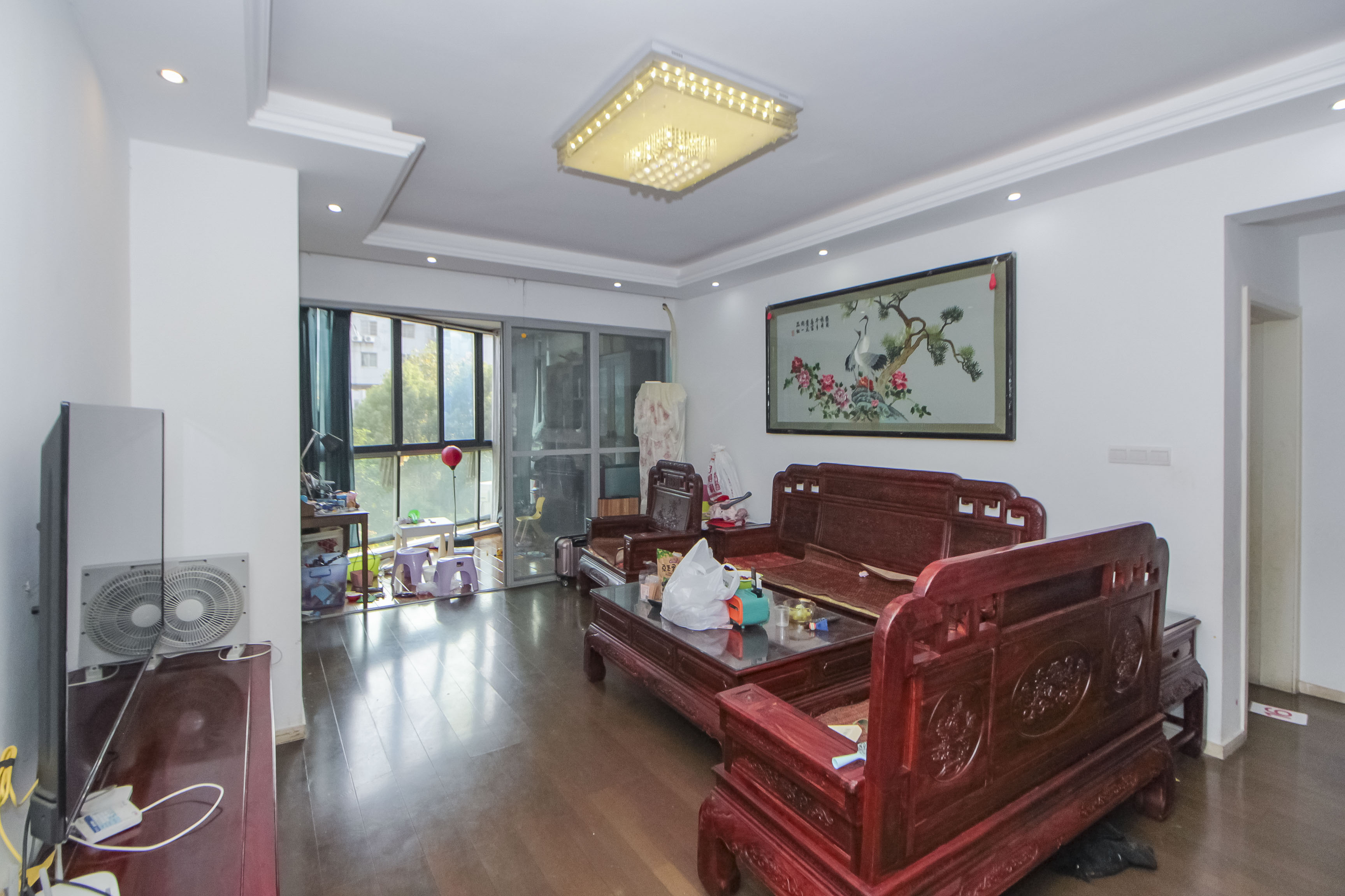 阳光100二期  4室2厅2卫    110.0万客厅