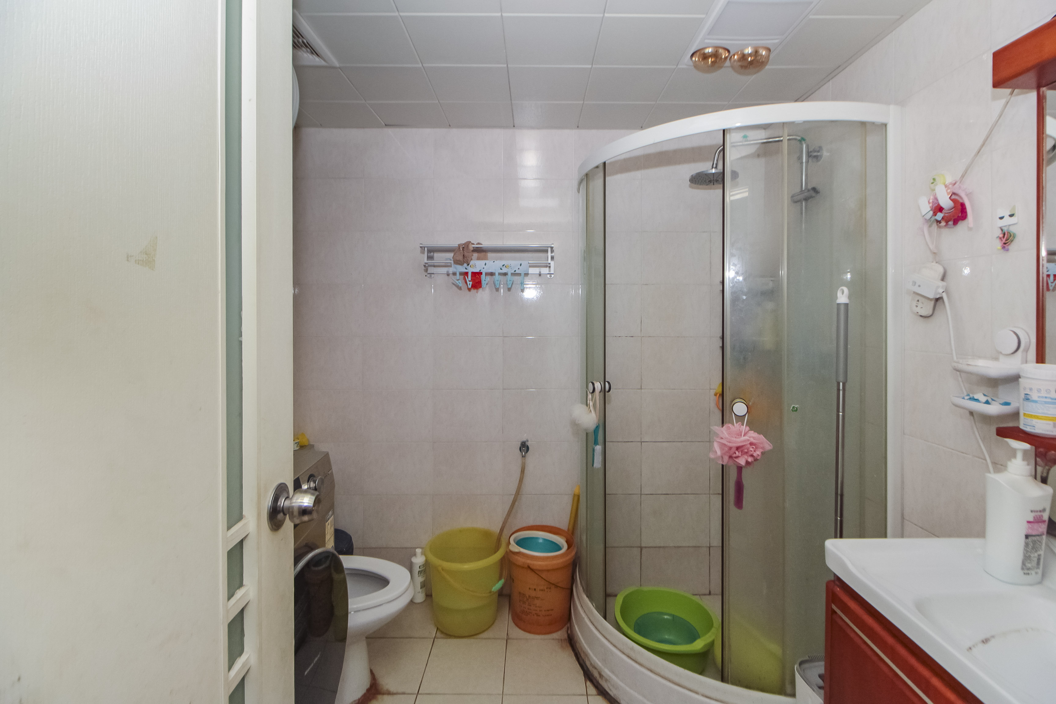 阳光100二期  4室2厅2卫    110.0万卫生间