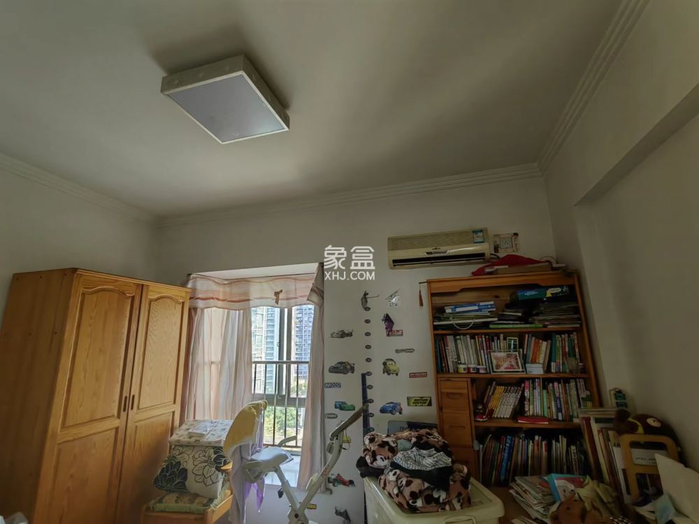 近水楼台  3室2厅2卫   100.00万