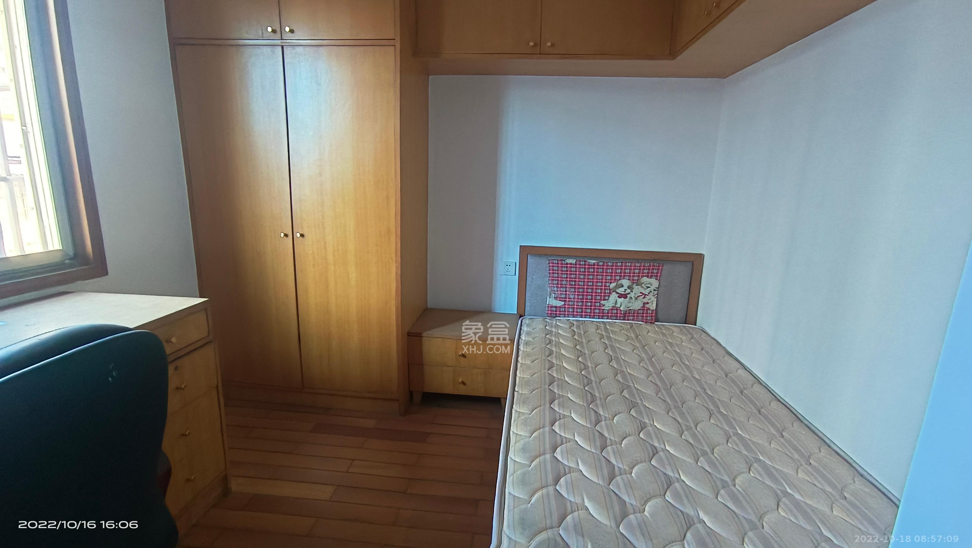 燕山街社区  4室2厅2卫   3000.00元/月室内图