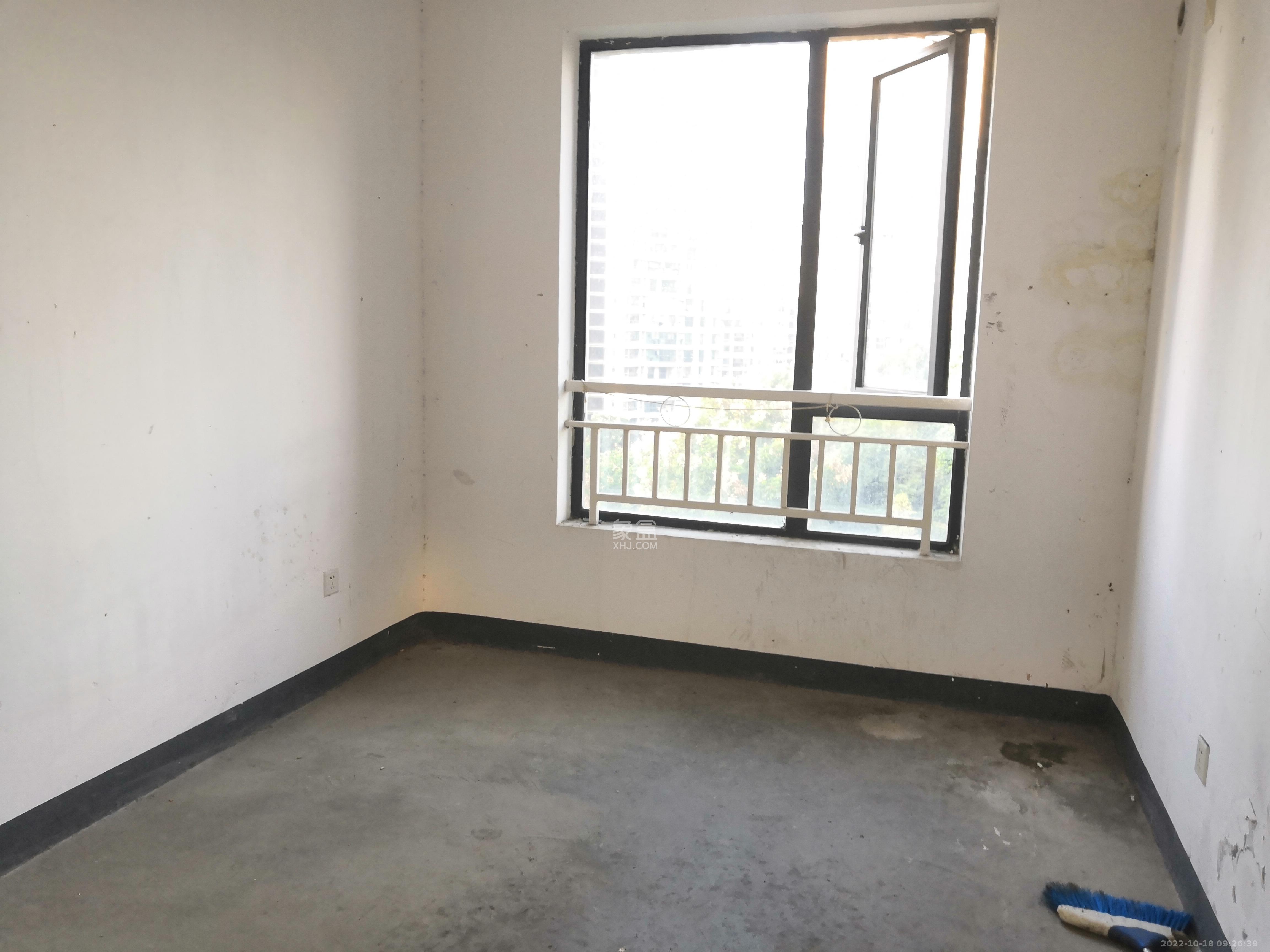 保利麓谷林语B区  3室2厅2卫   1500.00元/月室内图
