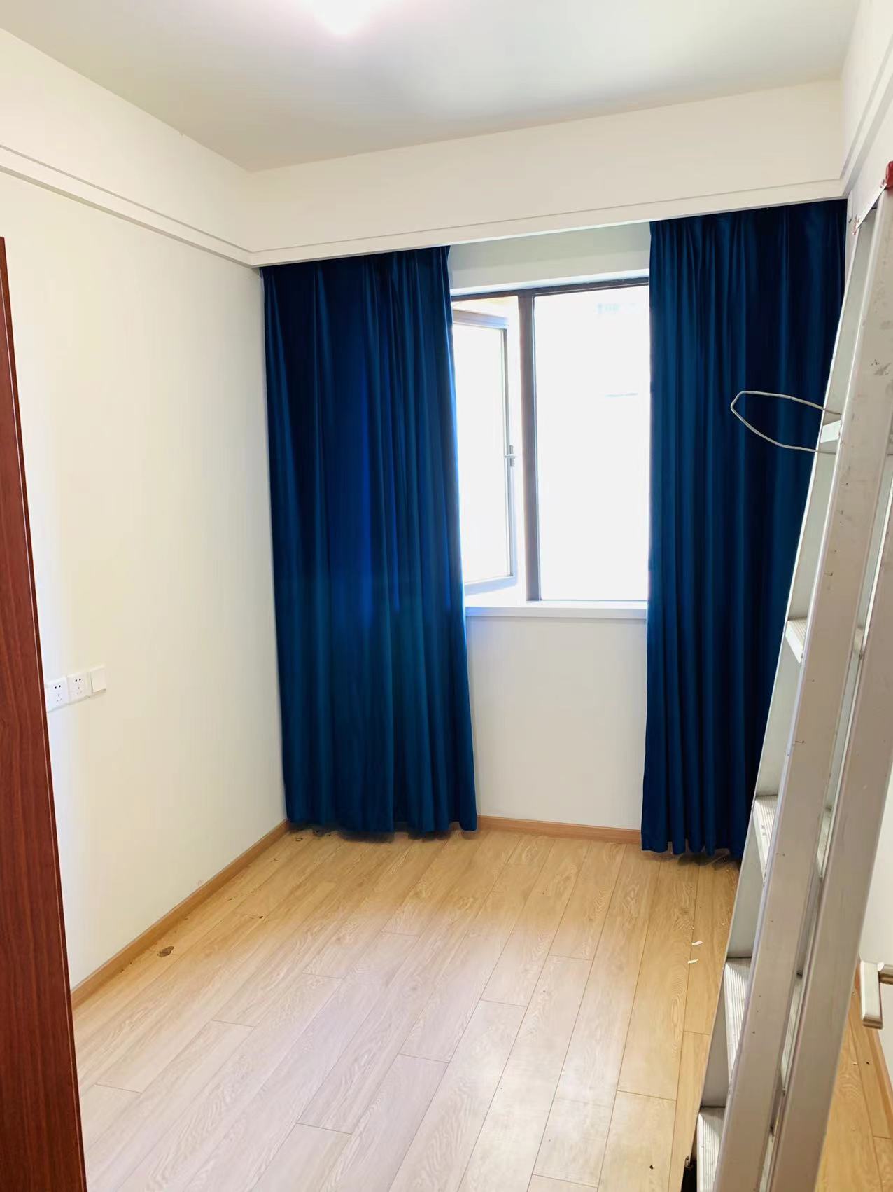 保利中央公园二期高层  4室2厅2卫   2300.00元/月室内图
