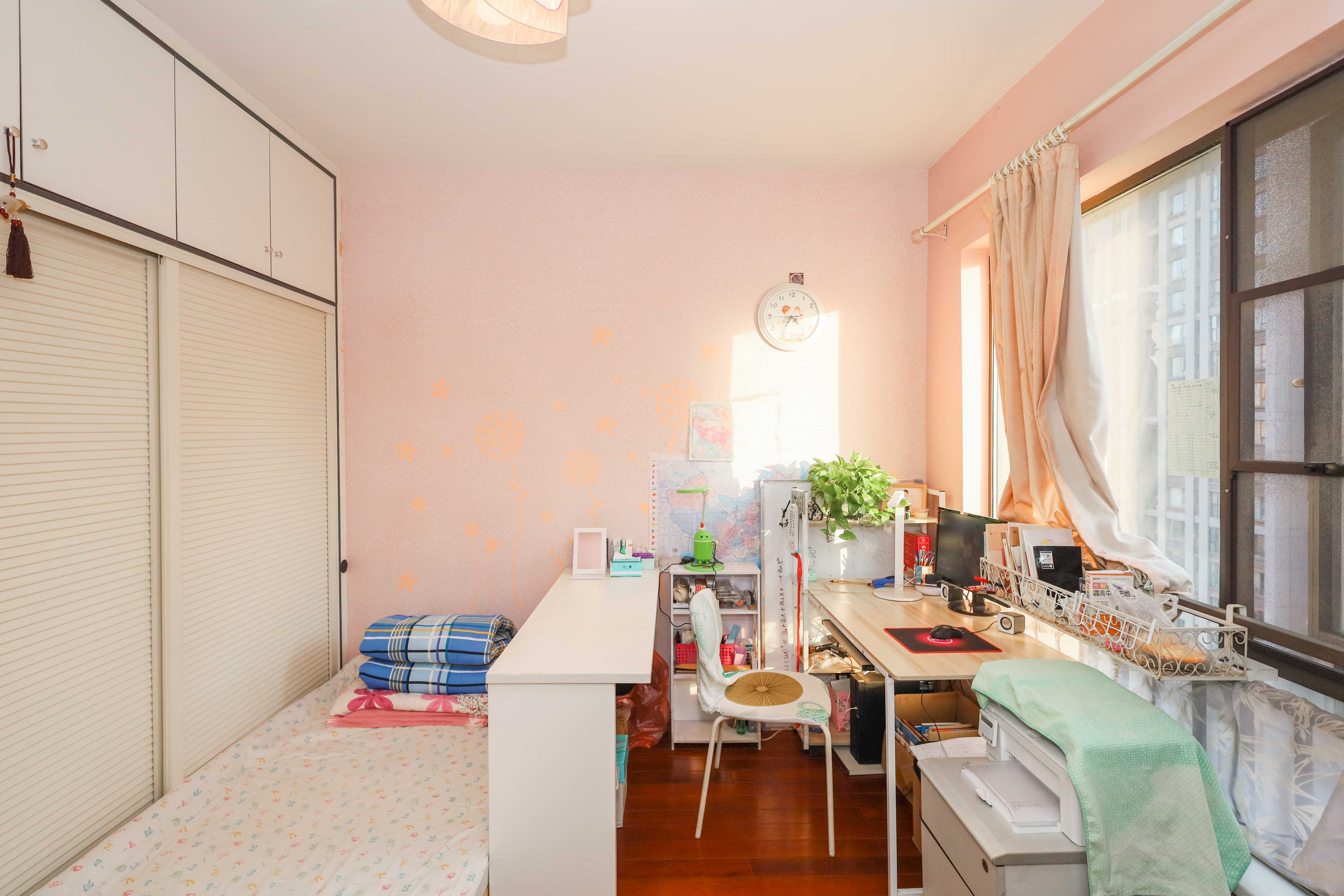 旭辉御府  3室2厅1卫    150.0万卧室