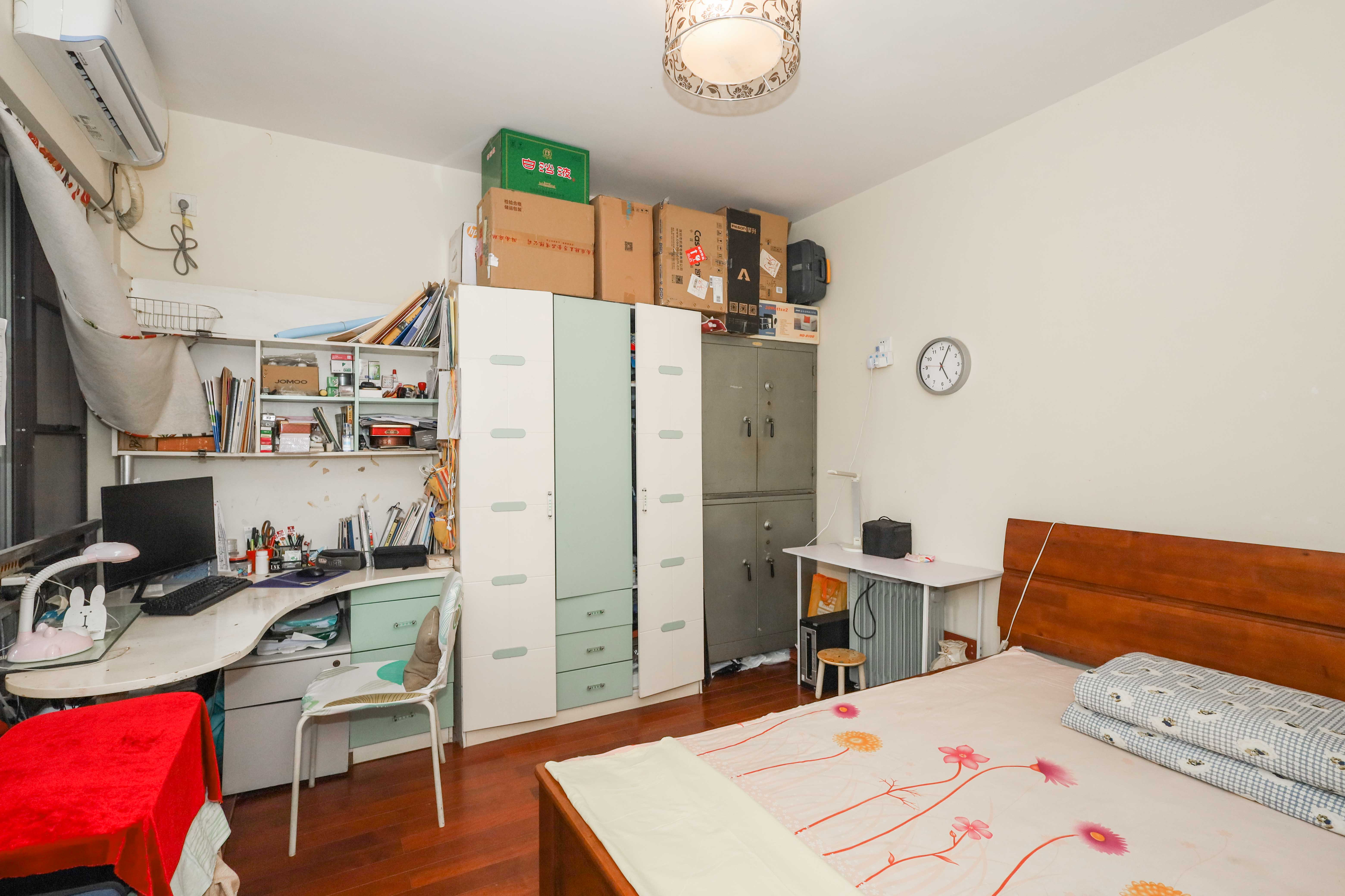 旭辉御府  3室2厅1卫    150.0万卧室