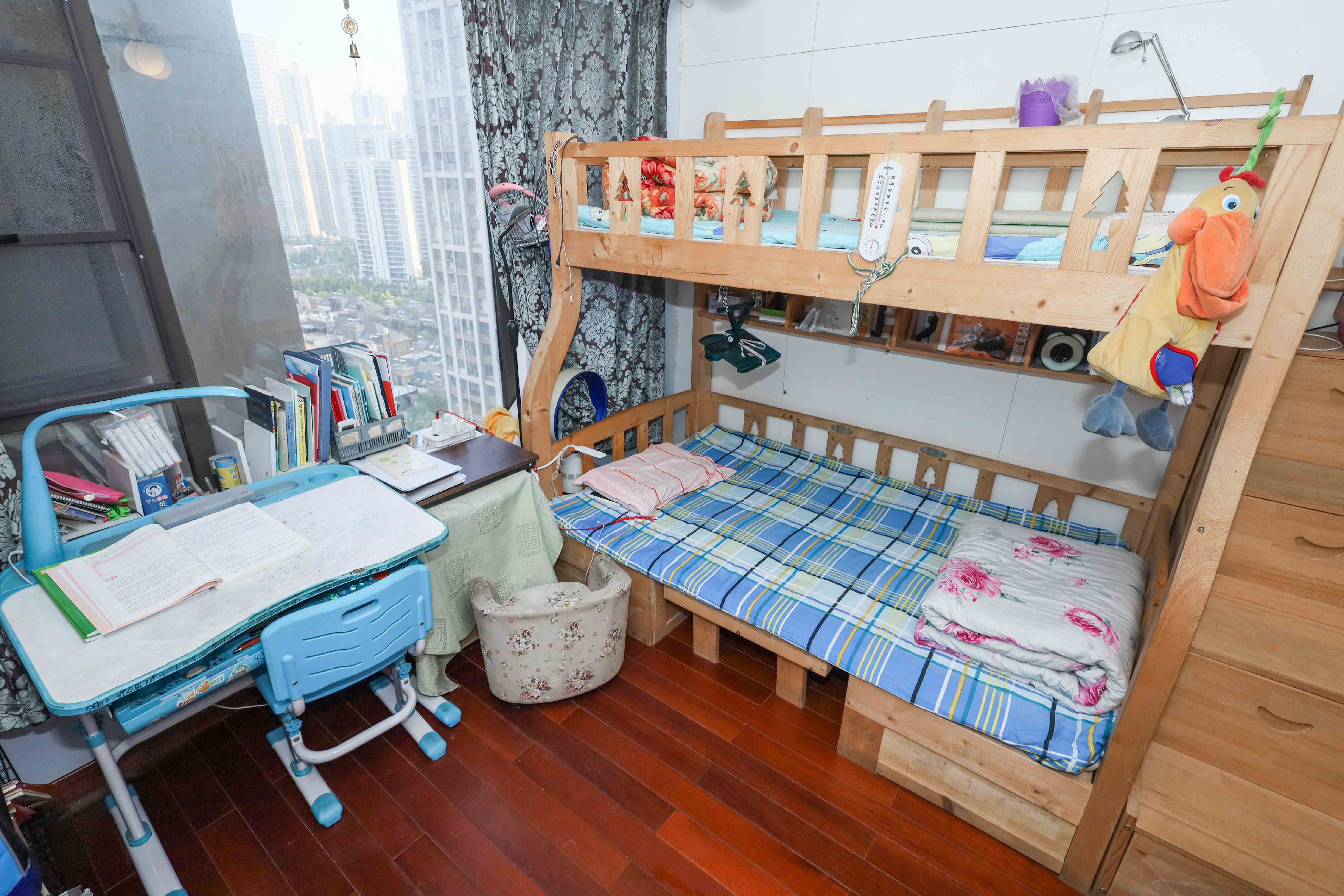 旭辉御府  3室2厅1卫    150.0万卧室