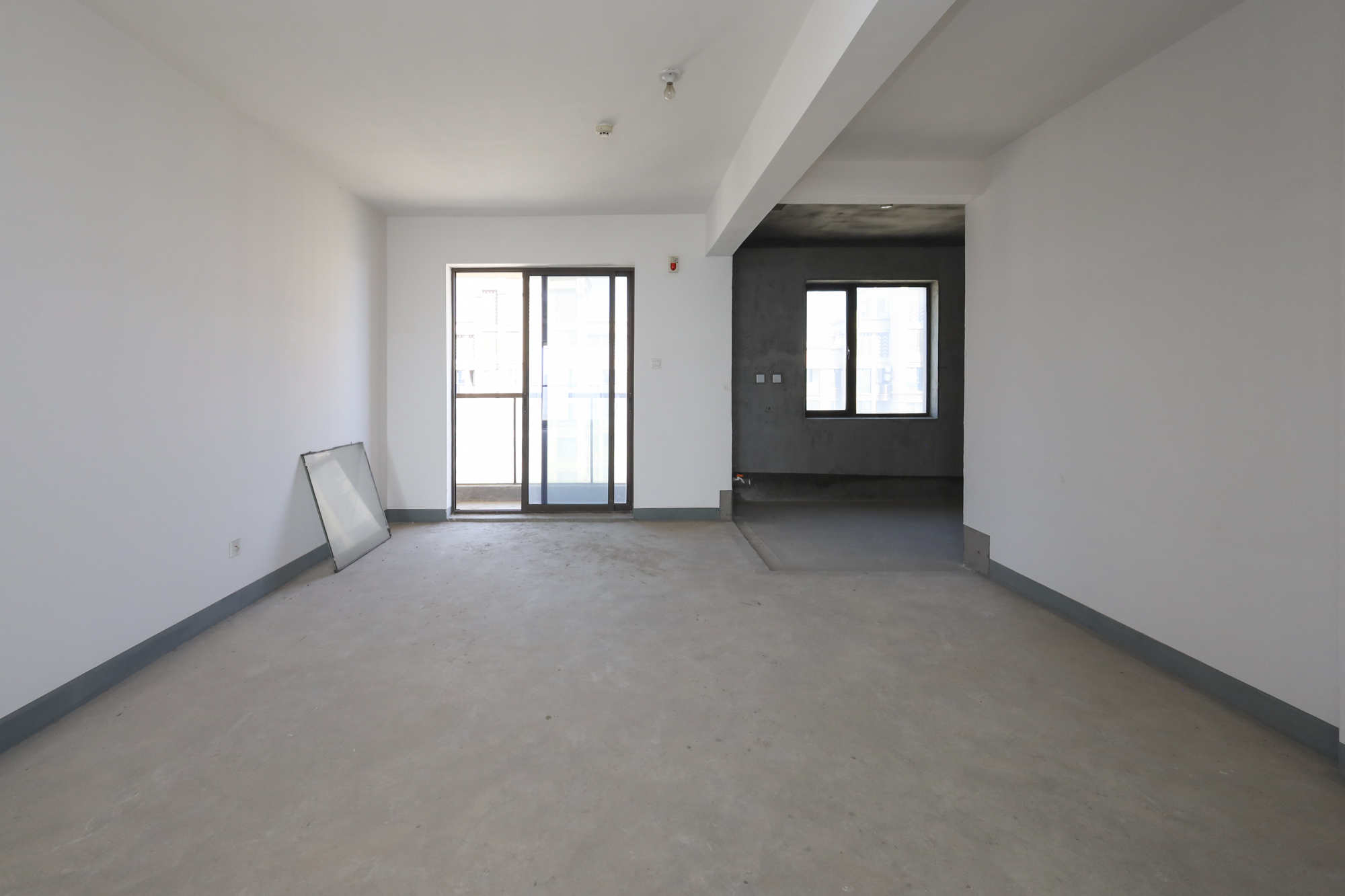 世茂外滩里(世茂铂翠湾三期)  4室2厅3卫    530.0万 世茂外滩里(世茂铂翠湾三期)  4室2厅3卫    530.0万客厅