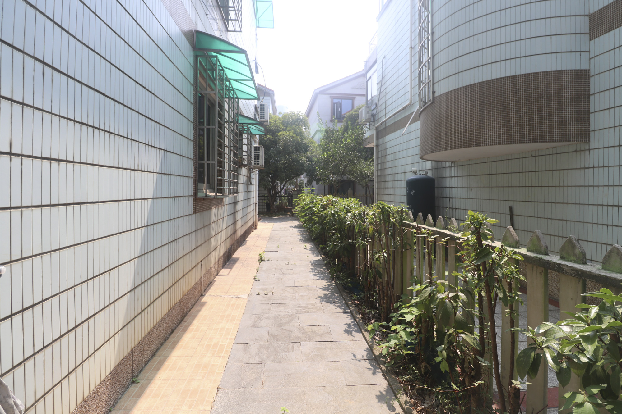 芙蓉别墅山庄（嘉湘华庭）  8室3厅4卫   858.00万其他