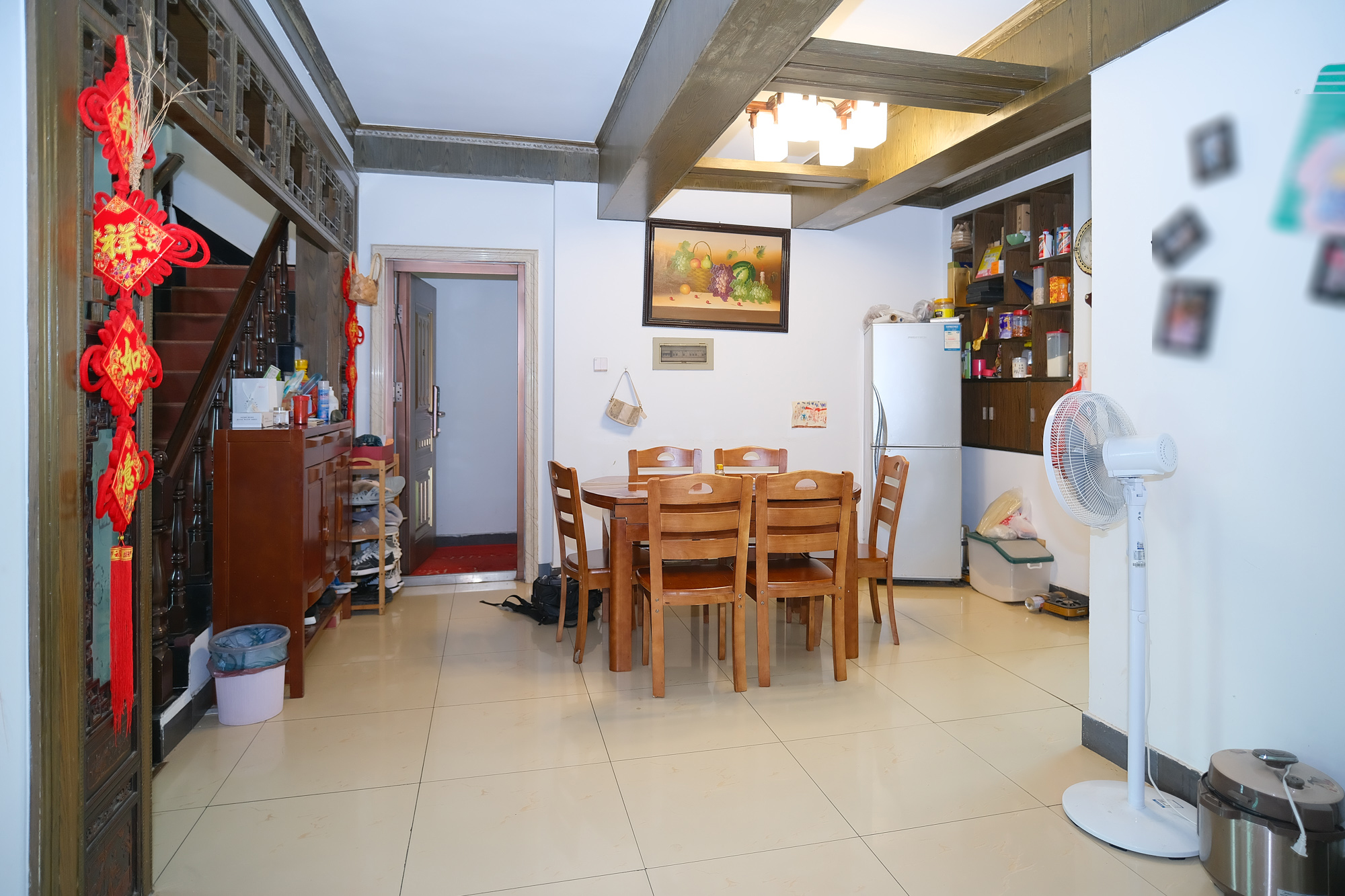 欣安小区  5室2厅3卫    99.8万客厅