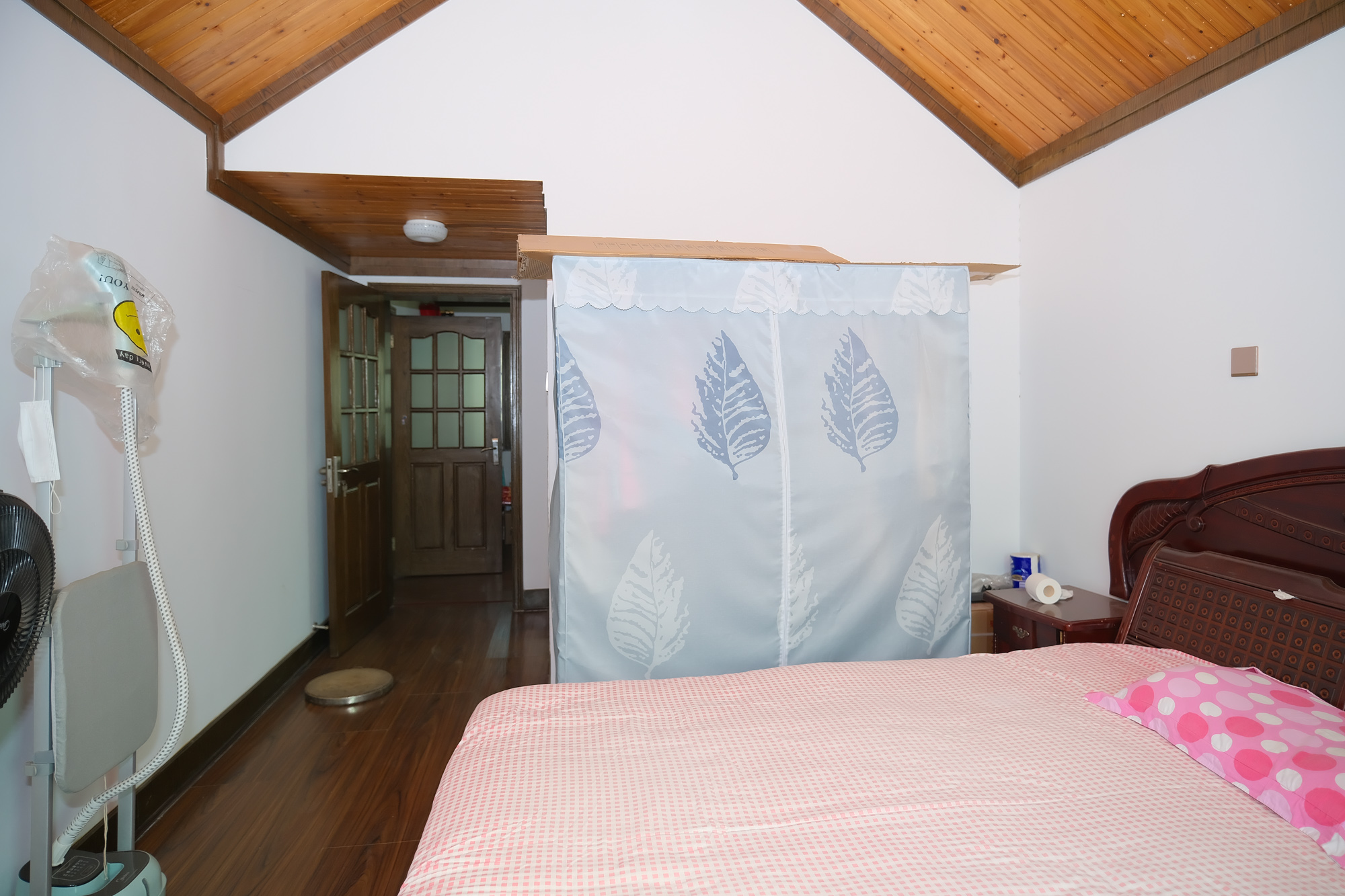 欣安小区  5室2厅3卫    99.8万其他