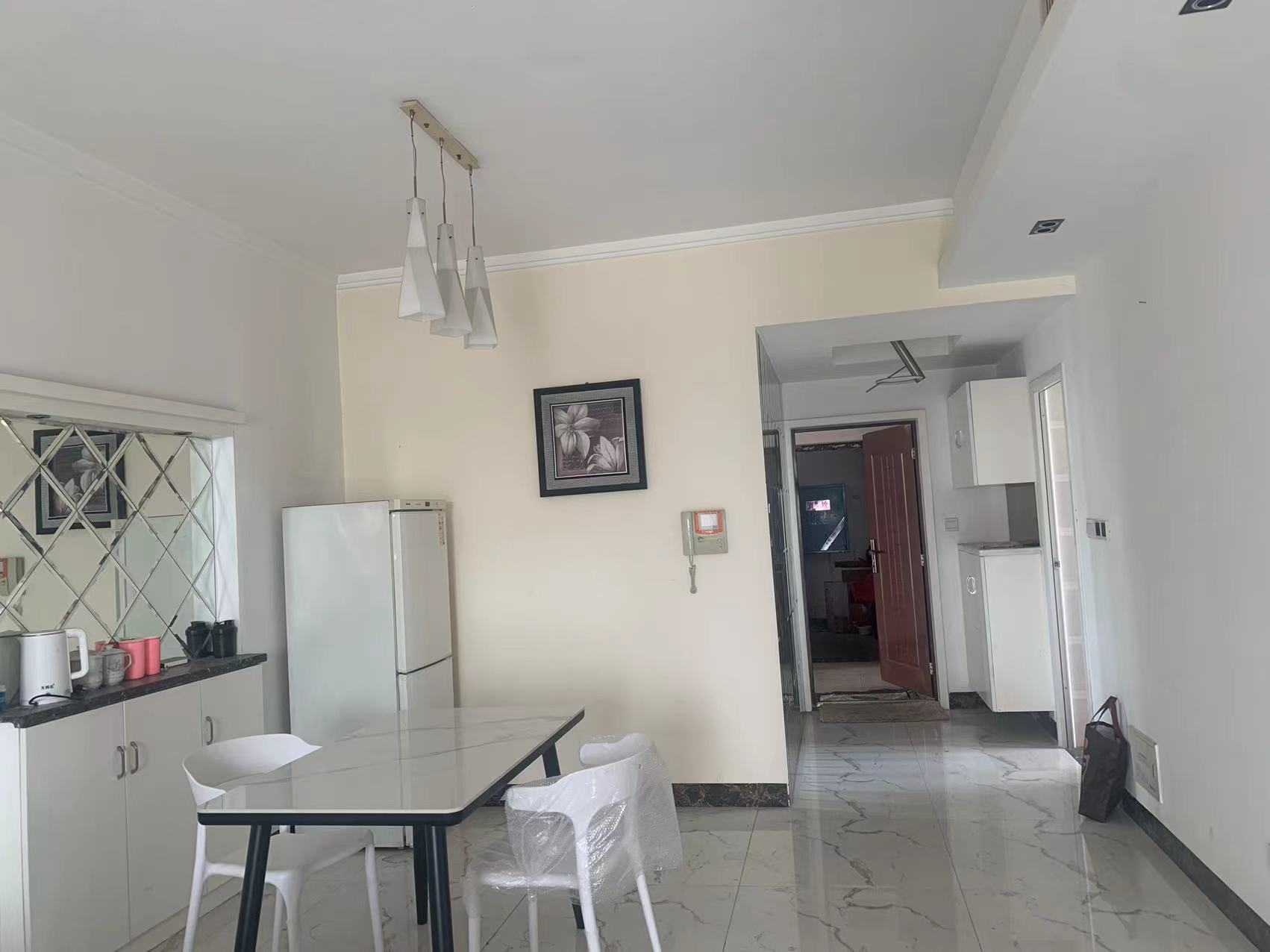 阳光新城 2室2厅1卫 52.0万 阳光新城 2室2厅1卫 52.0万室内图