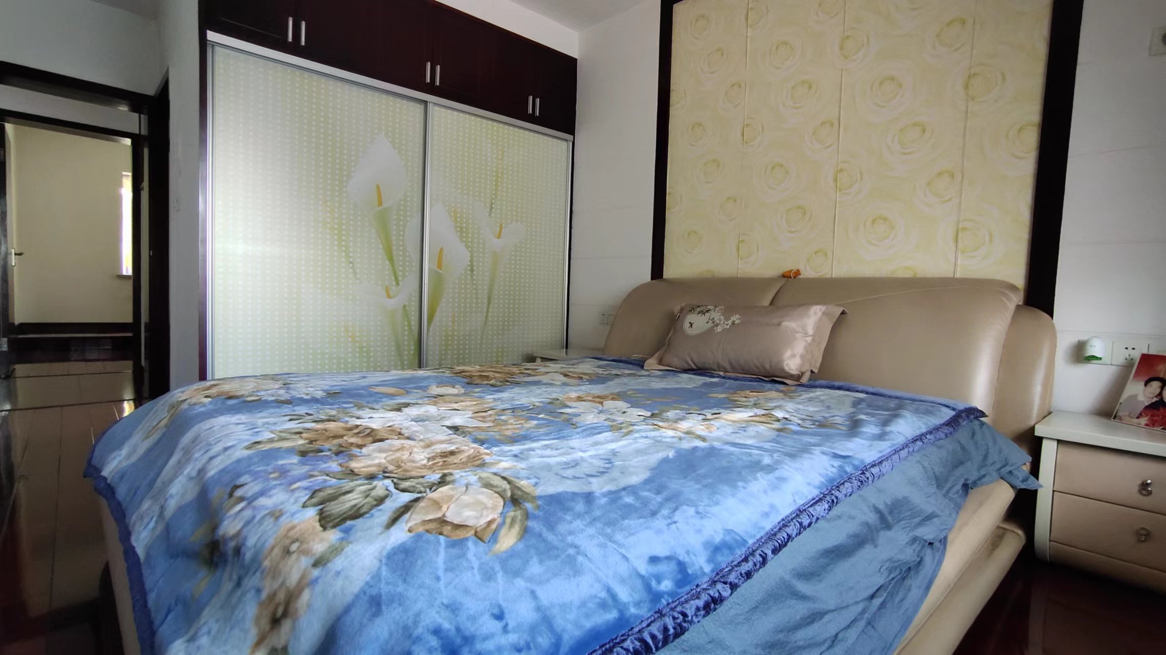 湘银1.5期阳光水岸 6室3厅3卫 145.0万 湘银1.5期阳光水岸 6室3厅3卫 145.0万室内图