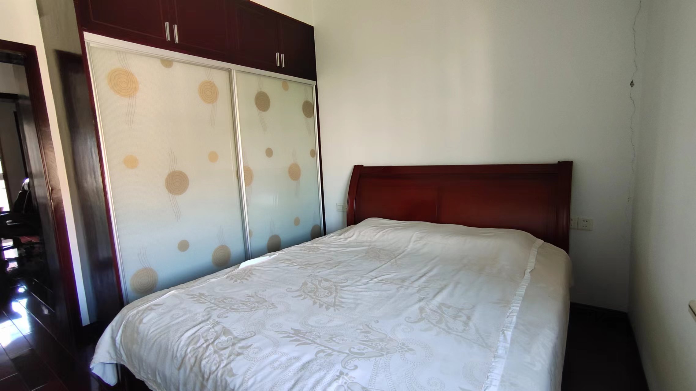 湘银1.5期阳光水岸 6室3厅3卫 145.0万 湘银1.5期阳光水岸 6室3厅3卫 145.0万室内图